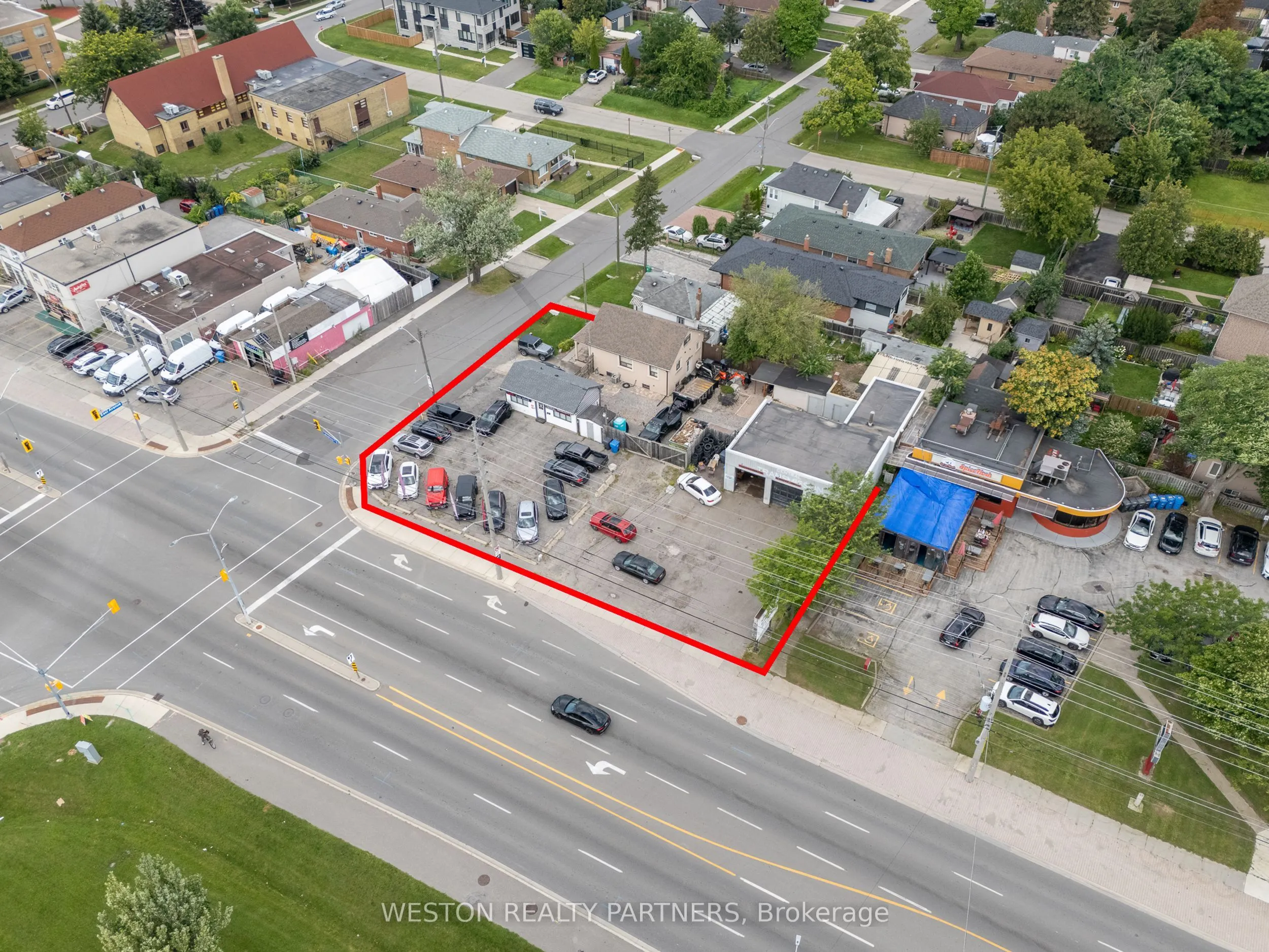 825-827 Lakeshore Road E