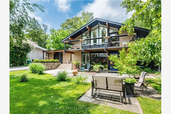 12 Woodbrook Drive