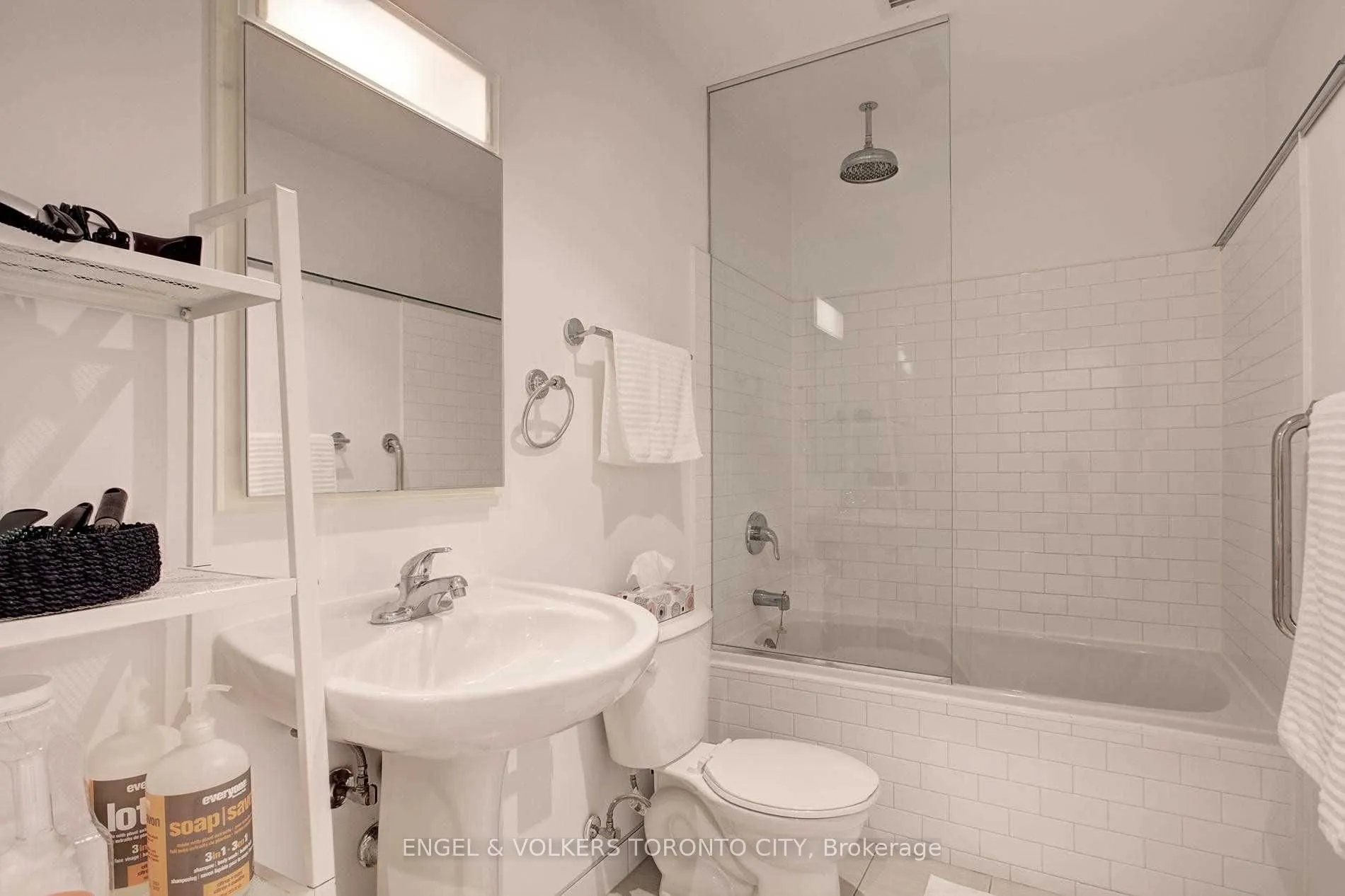 25 Ritchie Avenue #202
