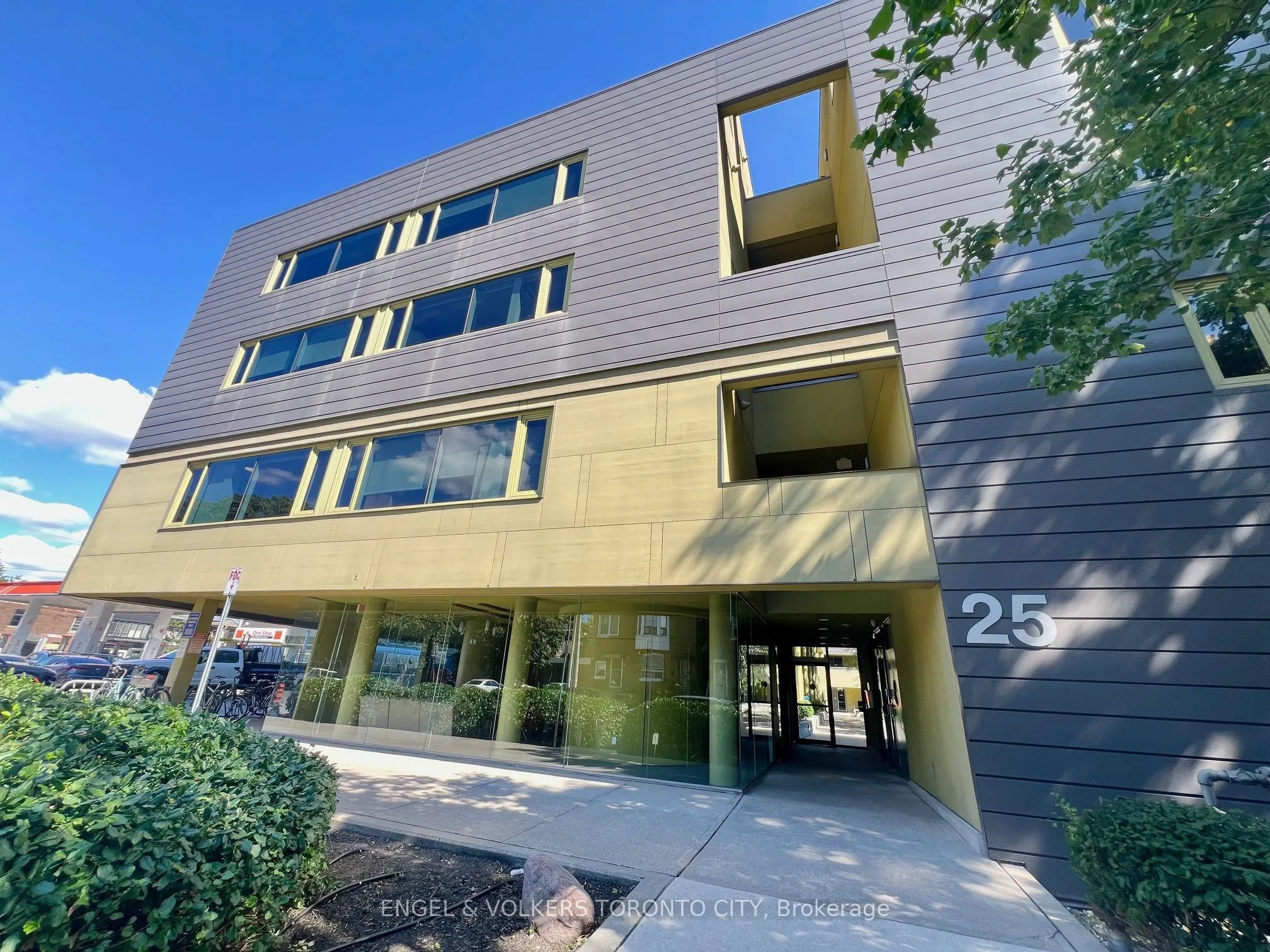 25 Ritchie Avenue #202