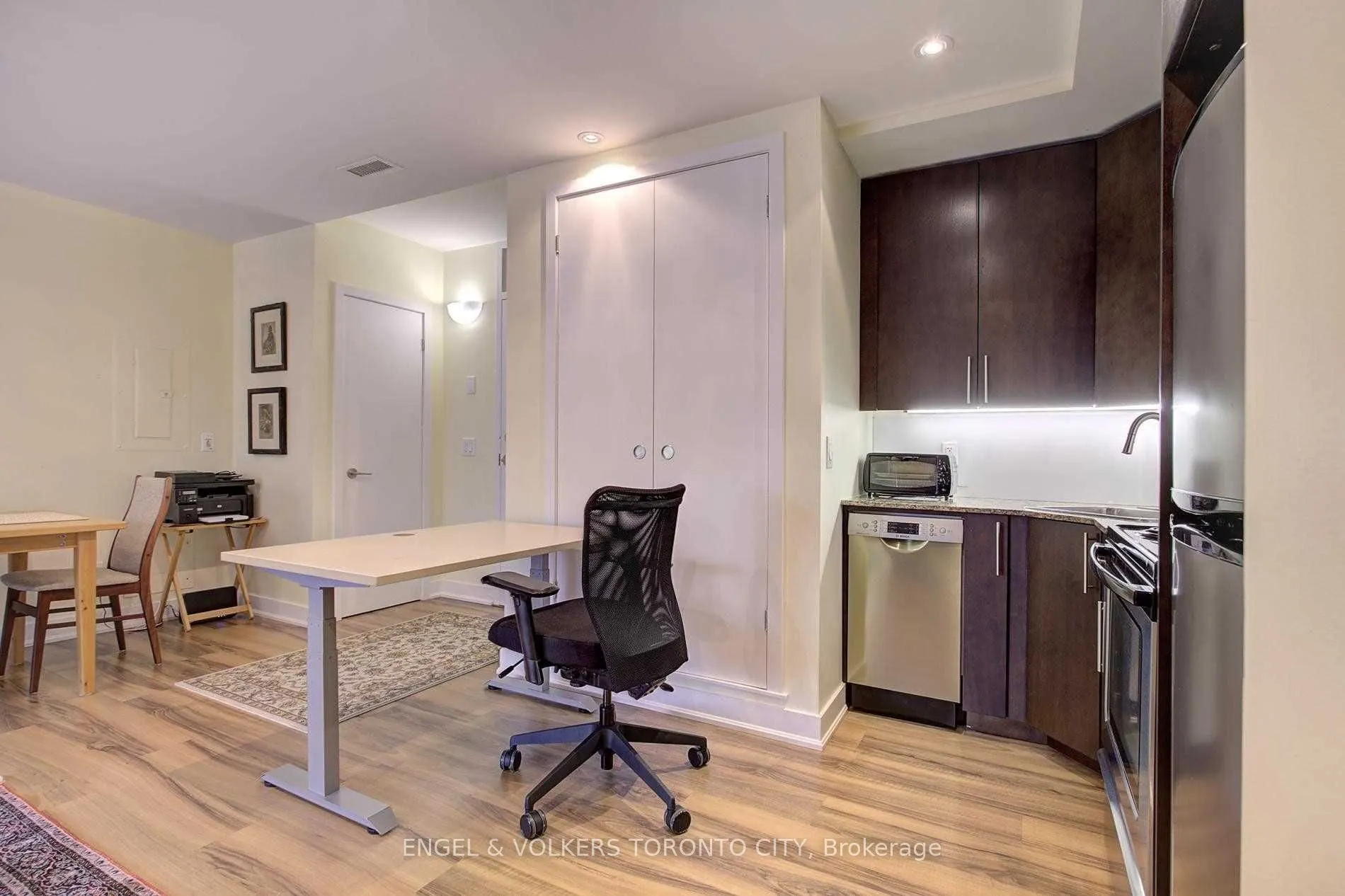 25 Ritchie Avenue #202