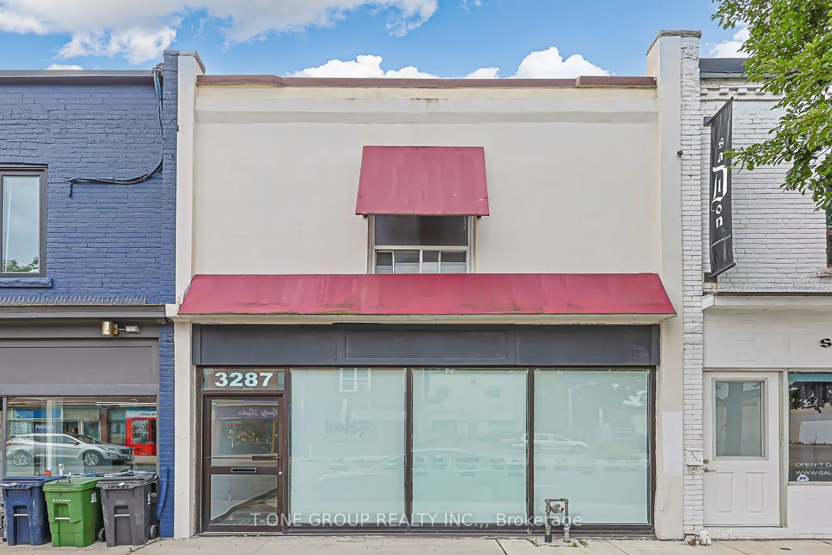3287 Dundas Street W