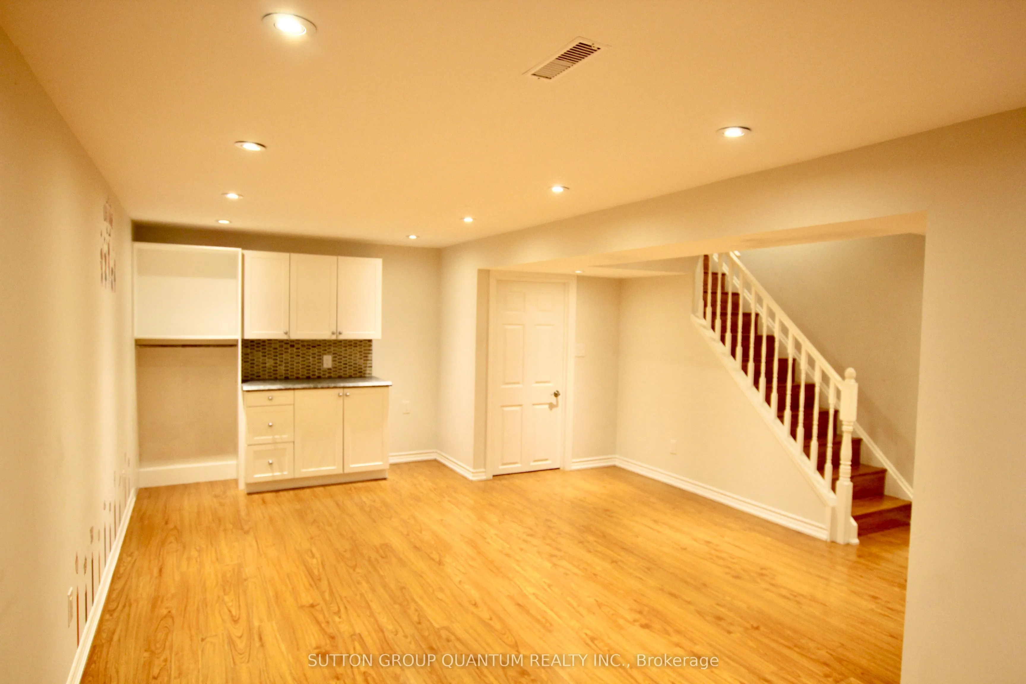 318 LAURIER Avenue #58