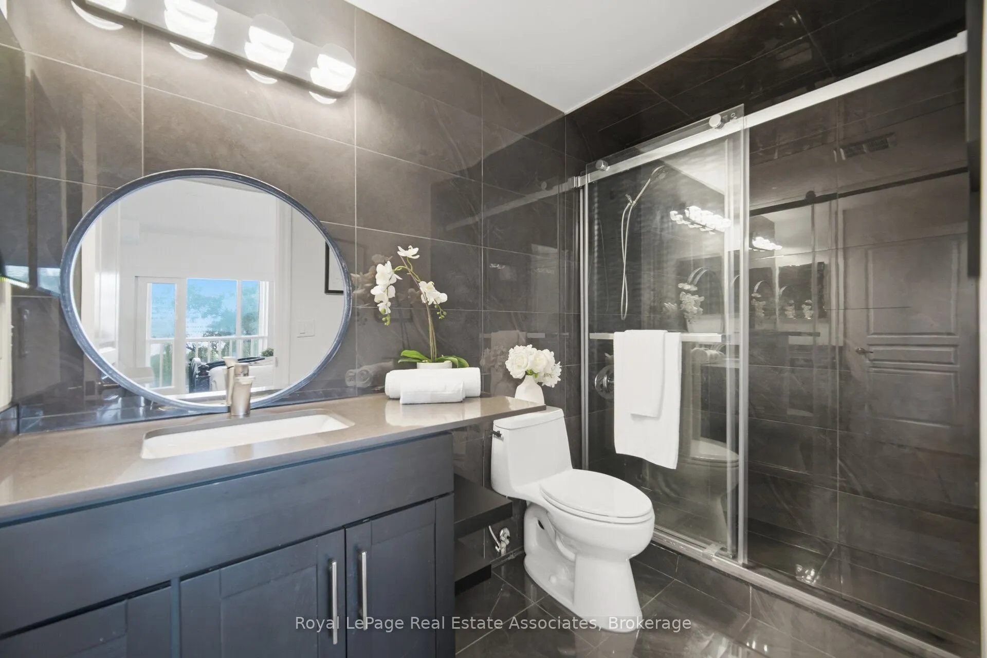 220 Burnhamthorpe Road W #305