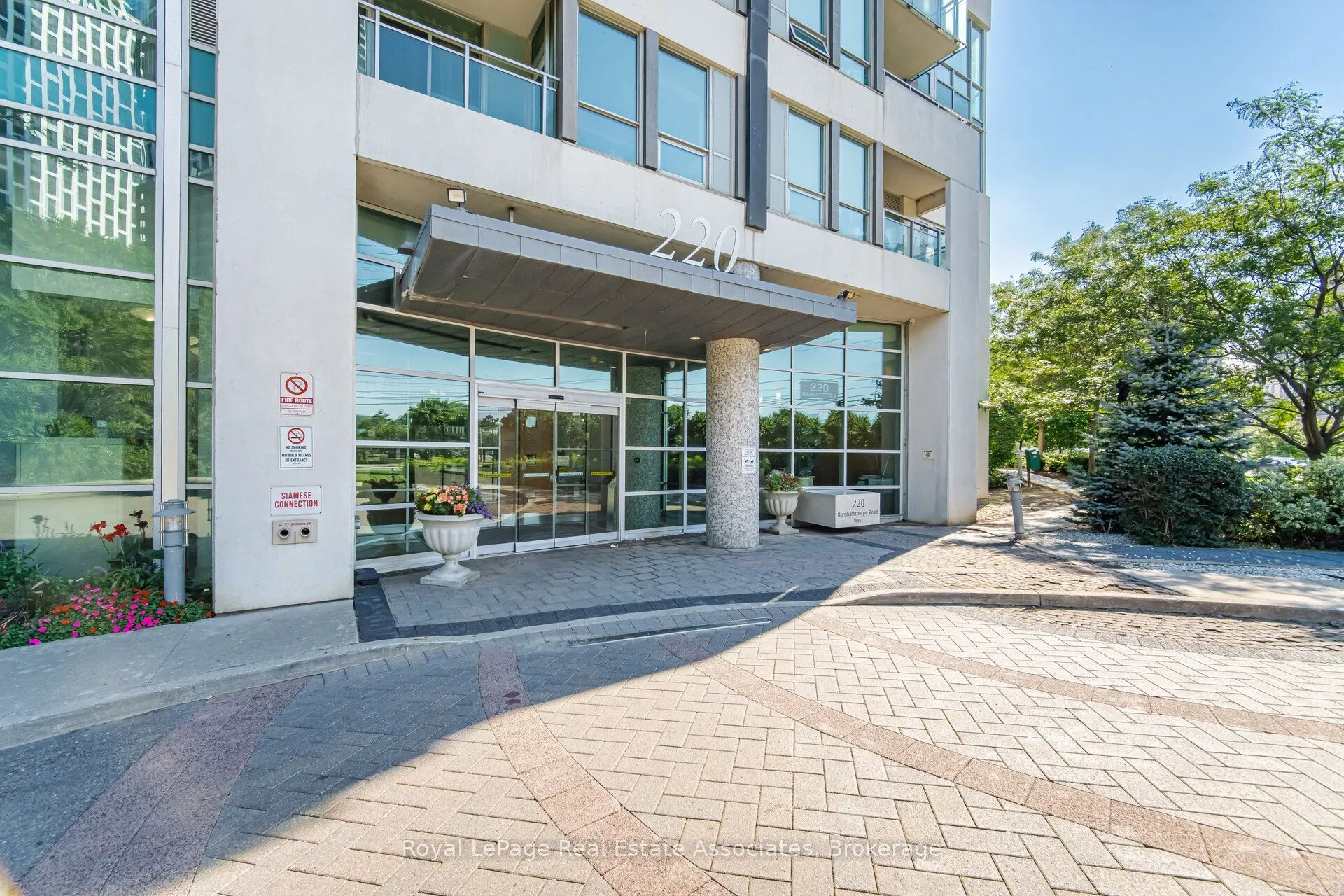 220 Burnhamthorpe Road W #305
