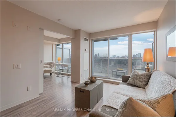 1040 The Queensway #704
