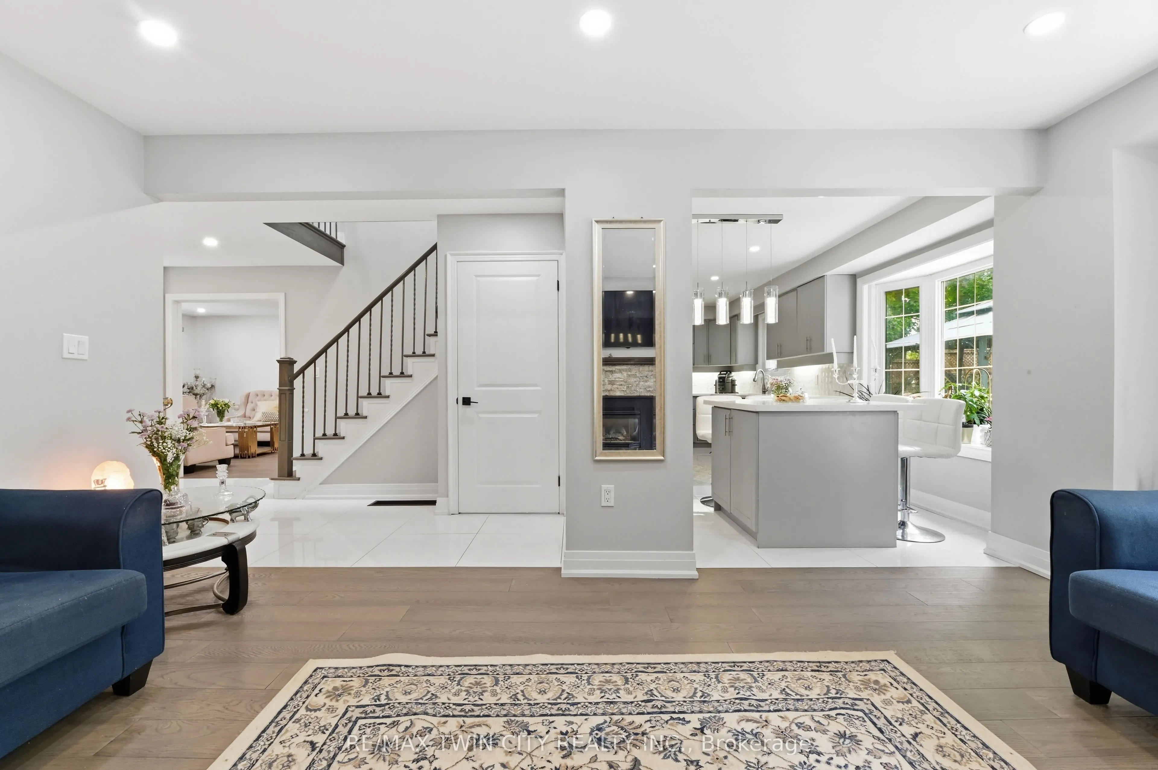 512 Hawthorne Crescent