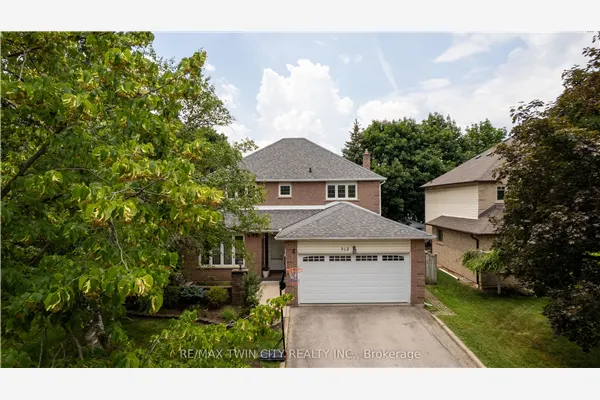 512 Hawthorne Crescent