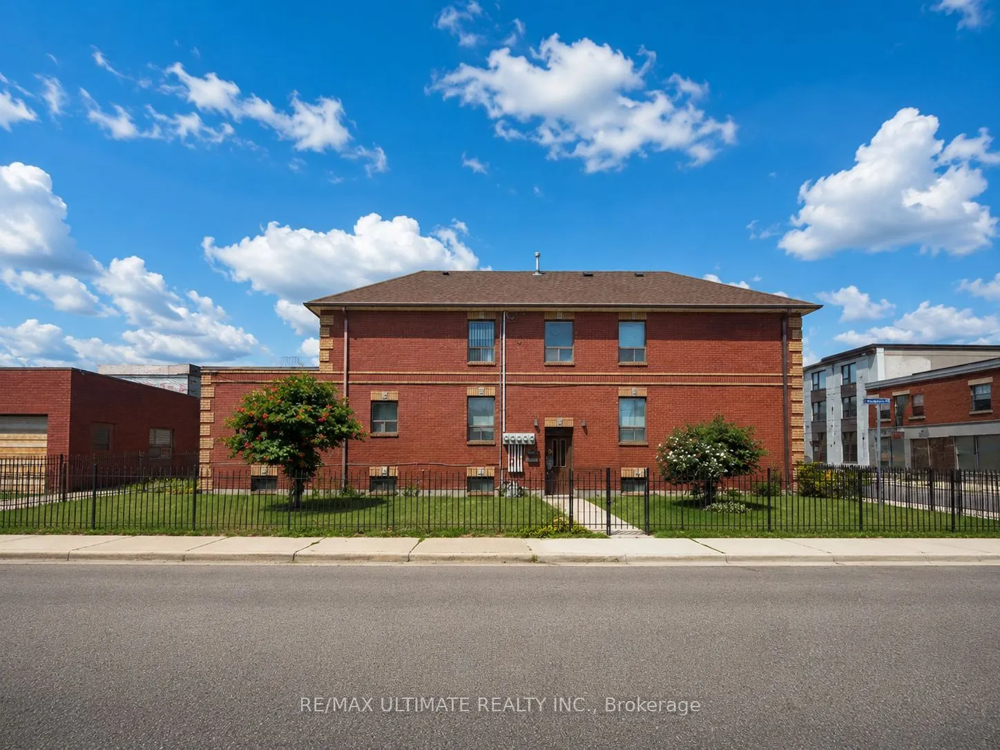 1440 DUFFERIN Street
