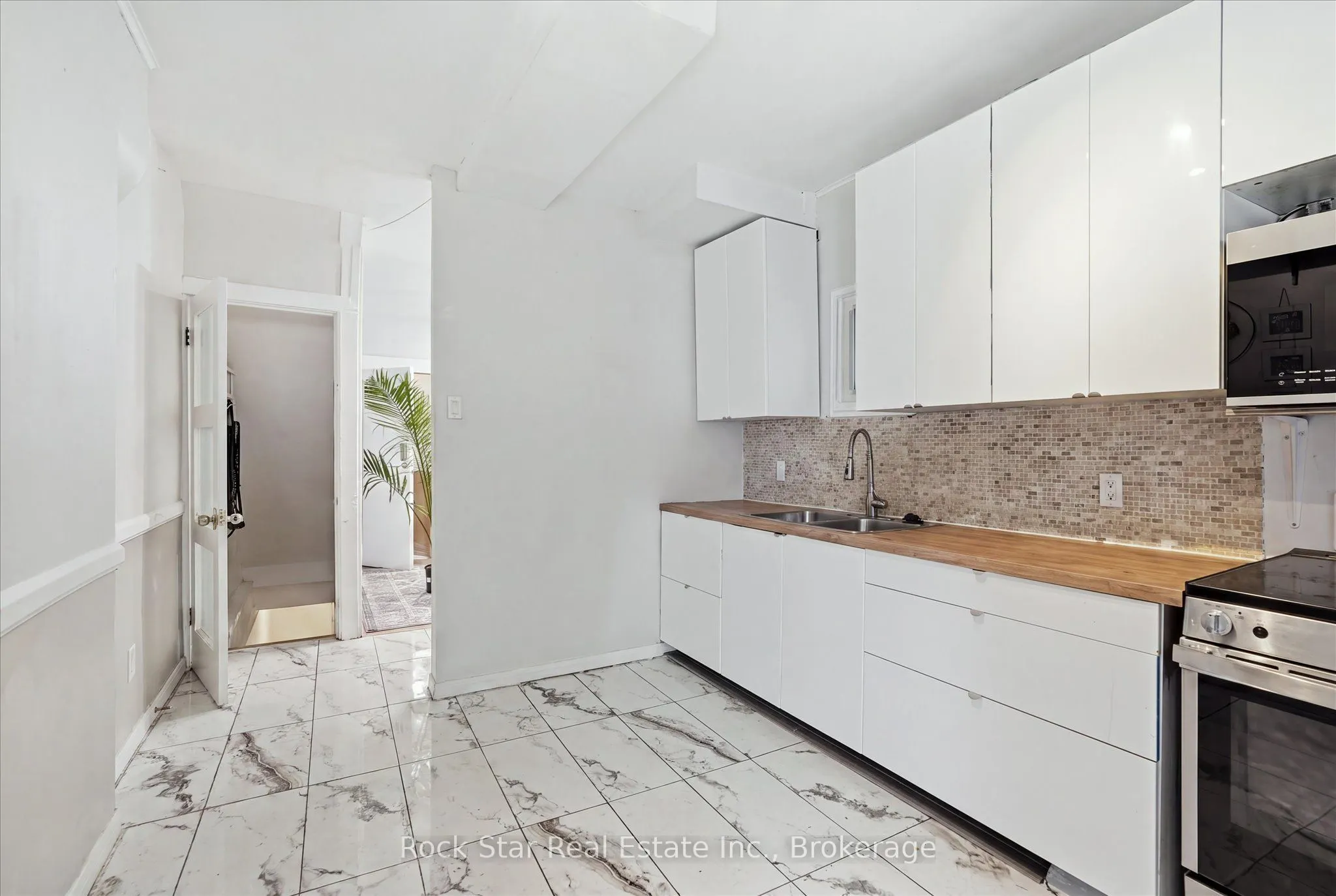 1259 Davenport Road