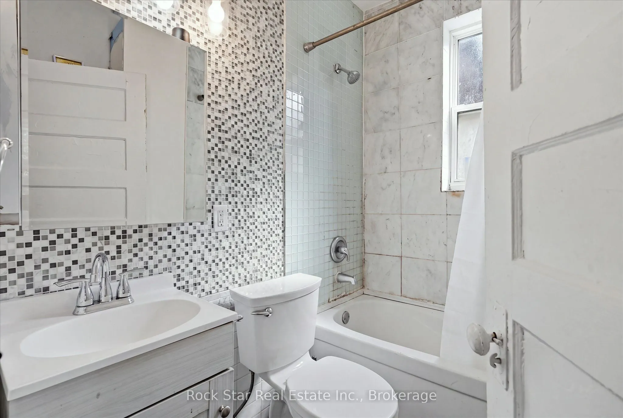 1259 Davenport Road