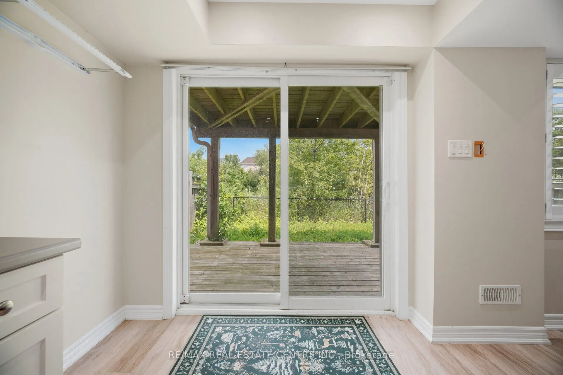 2425 QUETICO Crescent