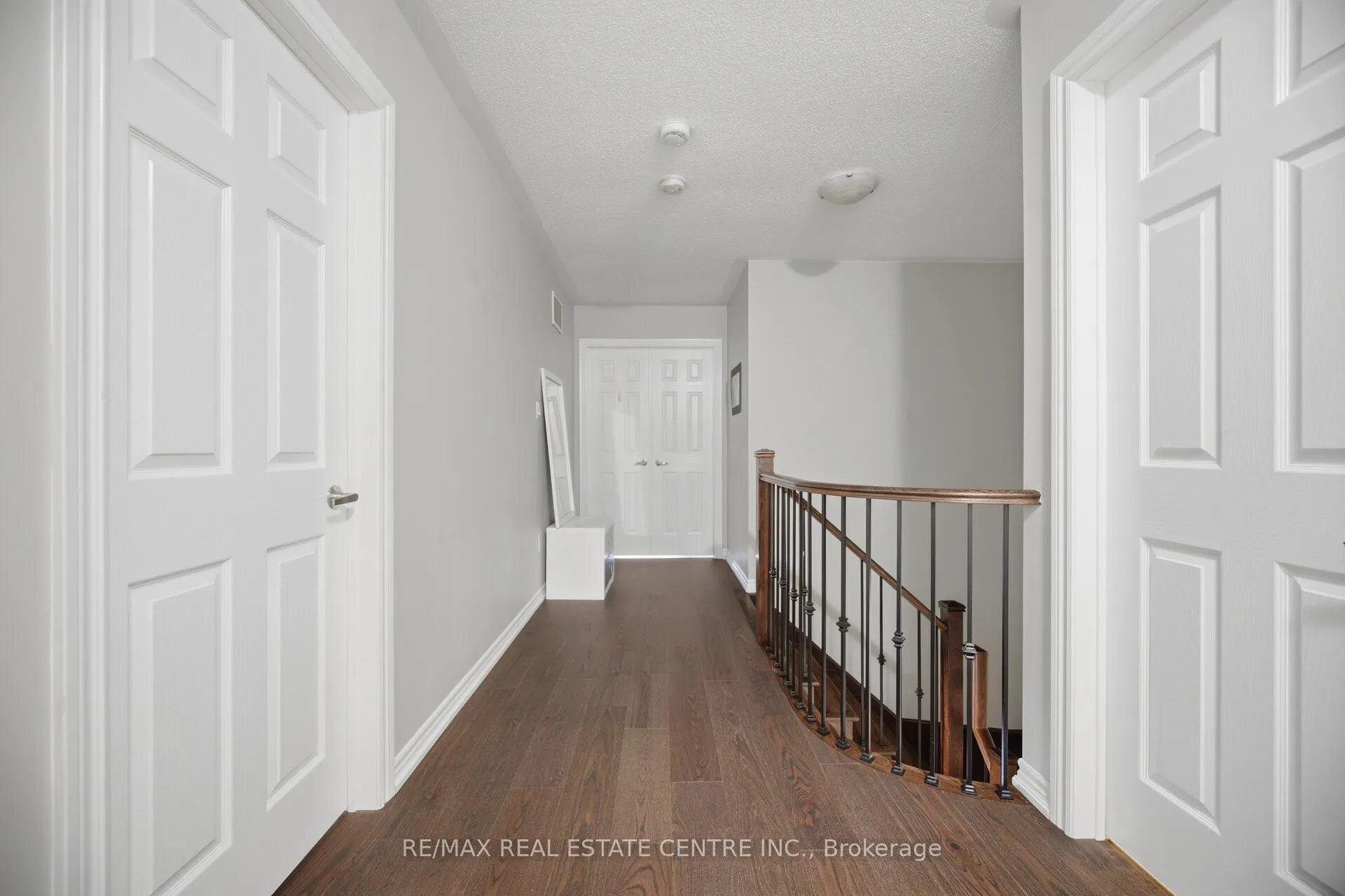 2425 QUETICO Crescent