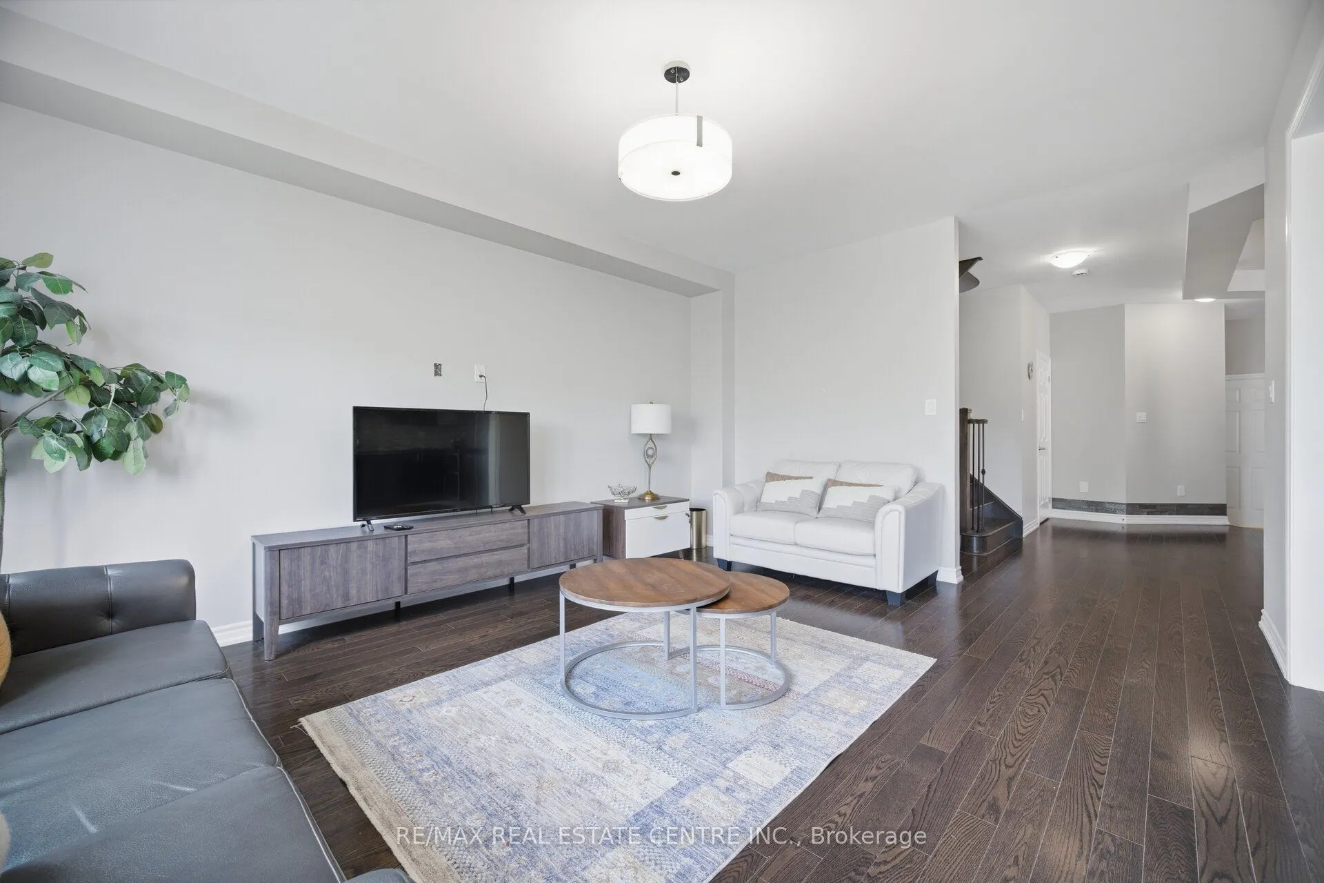 2425 QUETICO Crescent