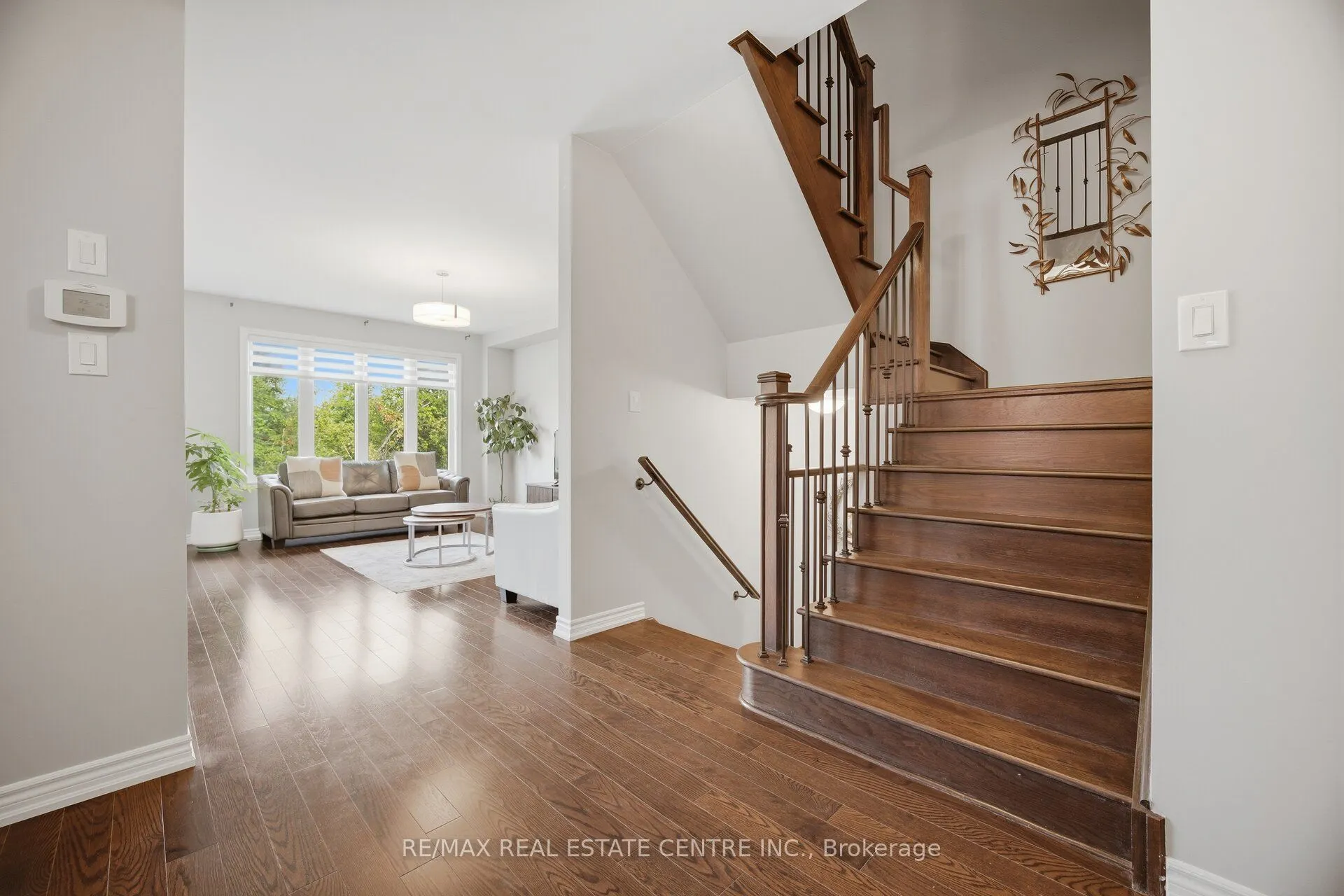 2425 QUETICO Crescent