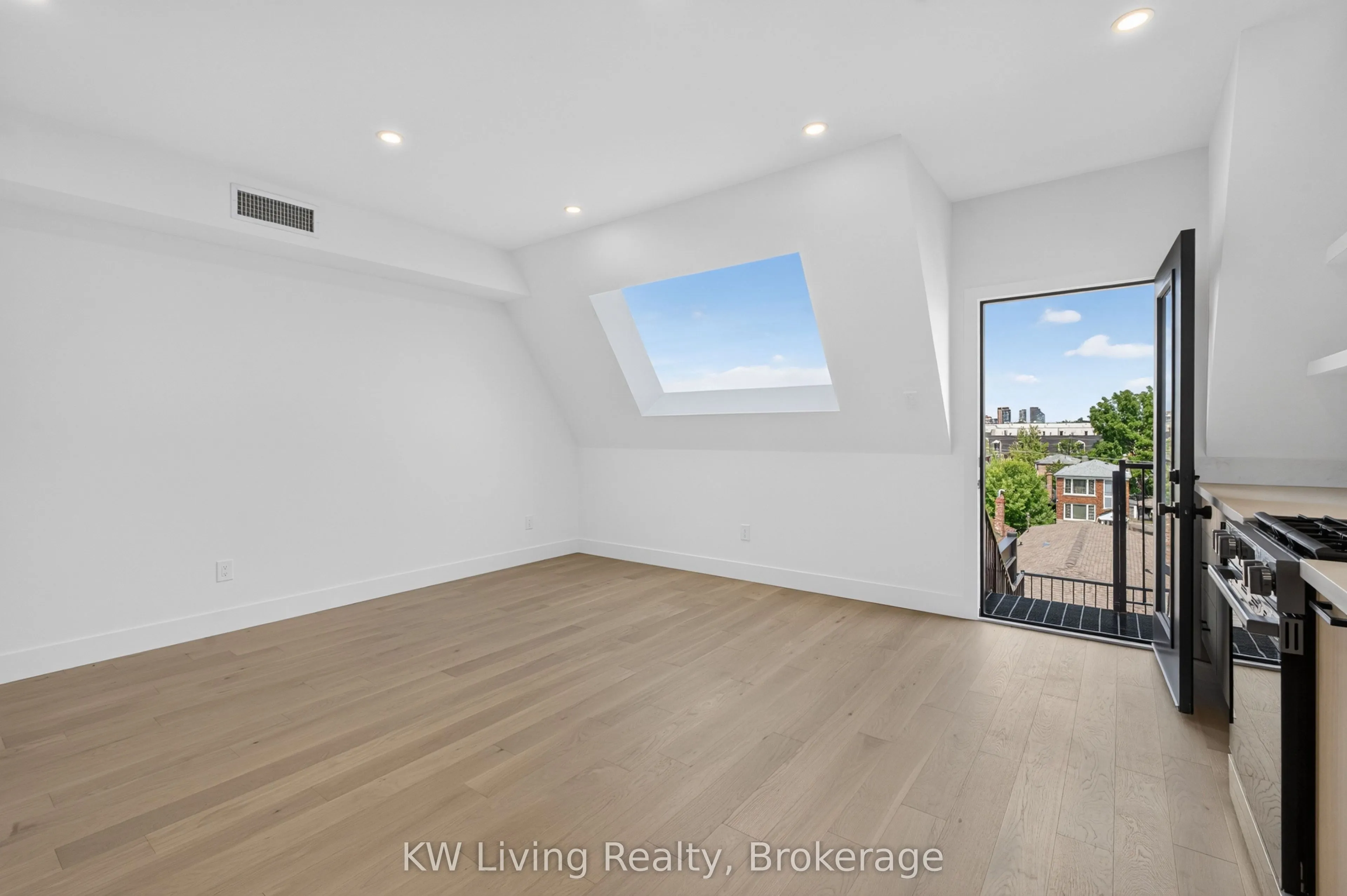 96 Belgravia Avenue