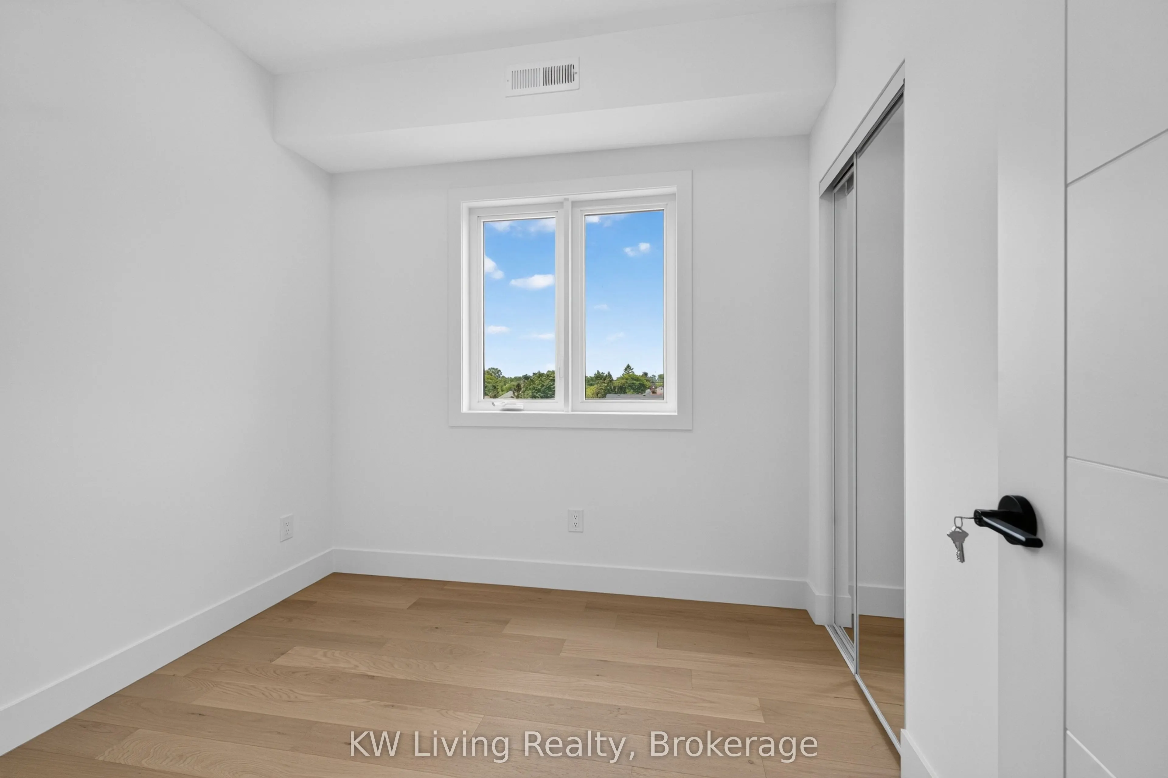 96 Belgravia Avenue