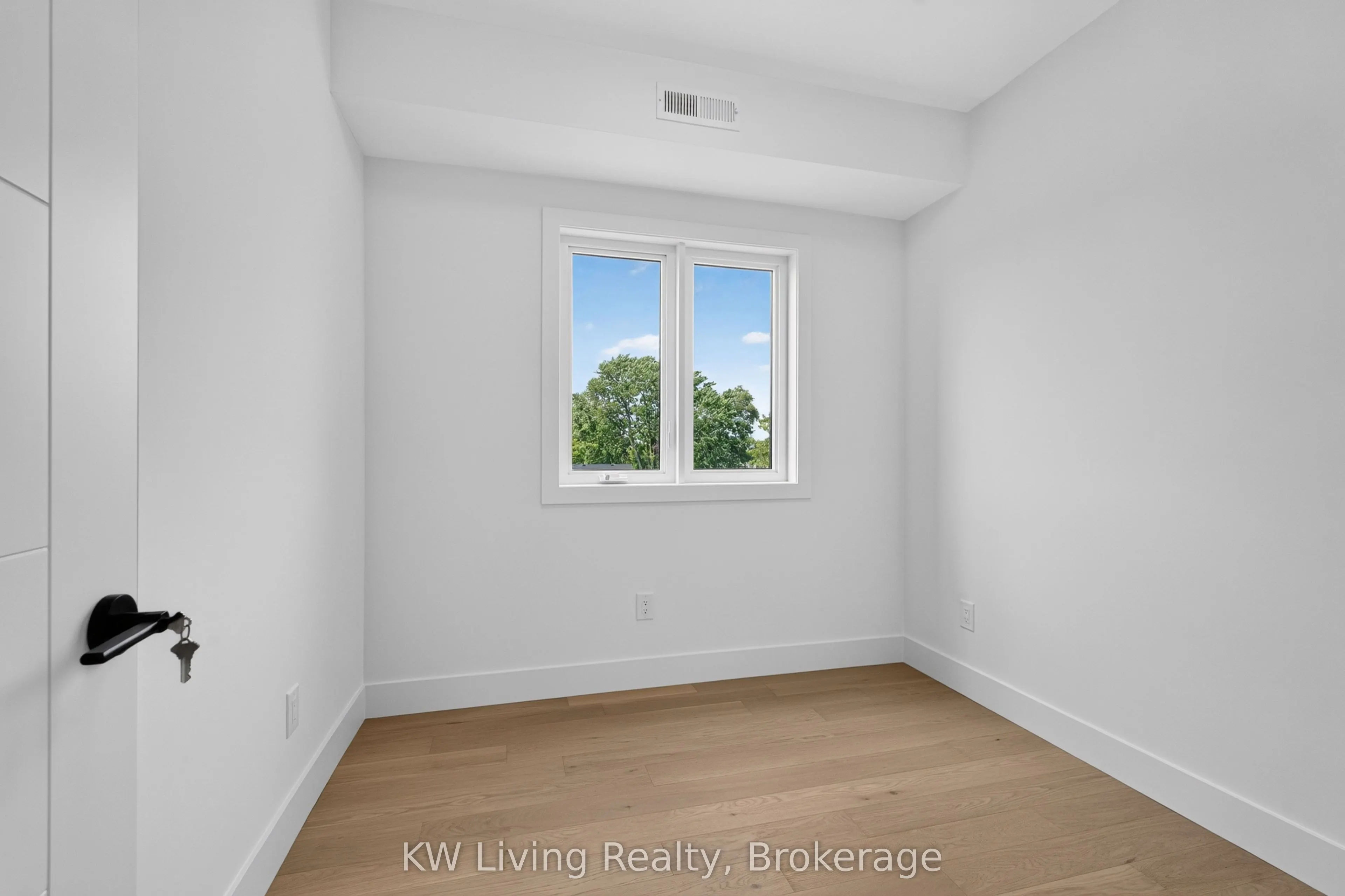 96 Belgravia Avenue