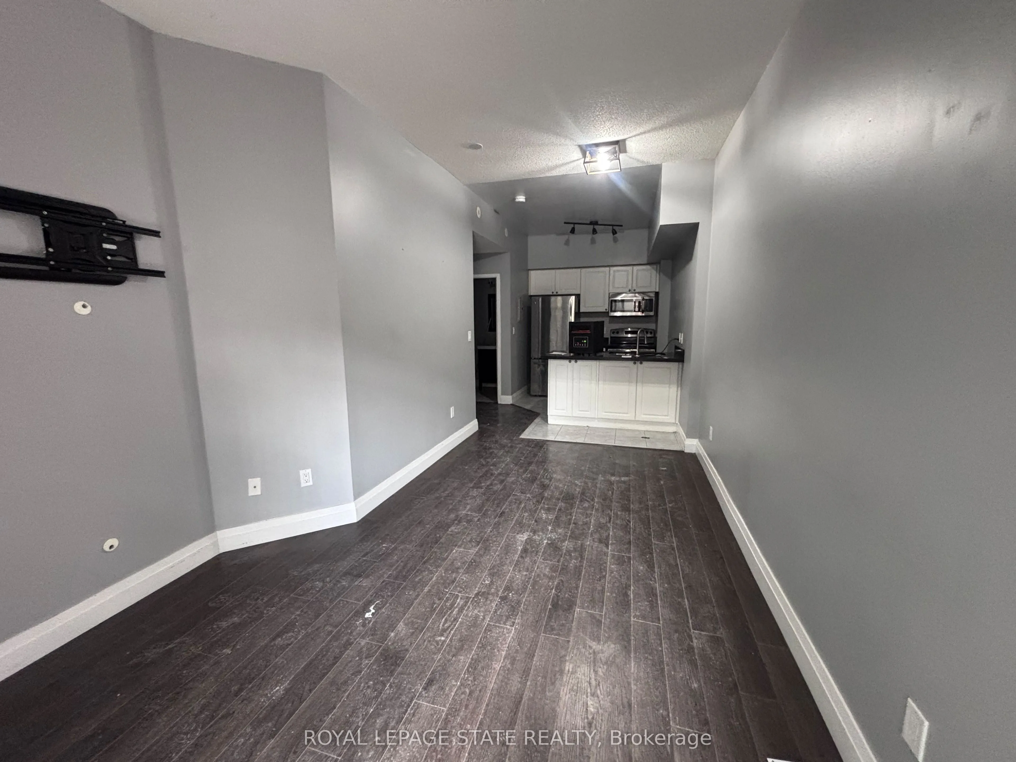 615 Shoreline Drive #17