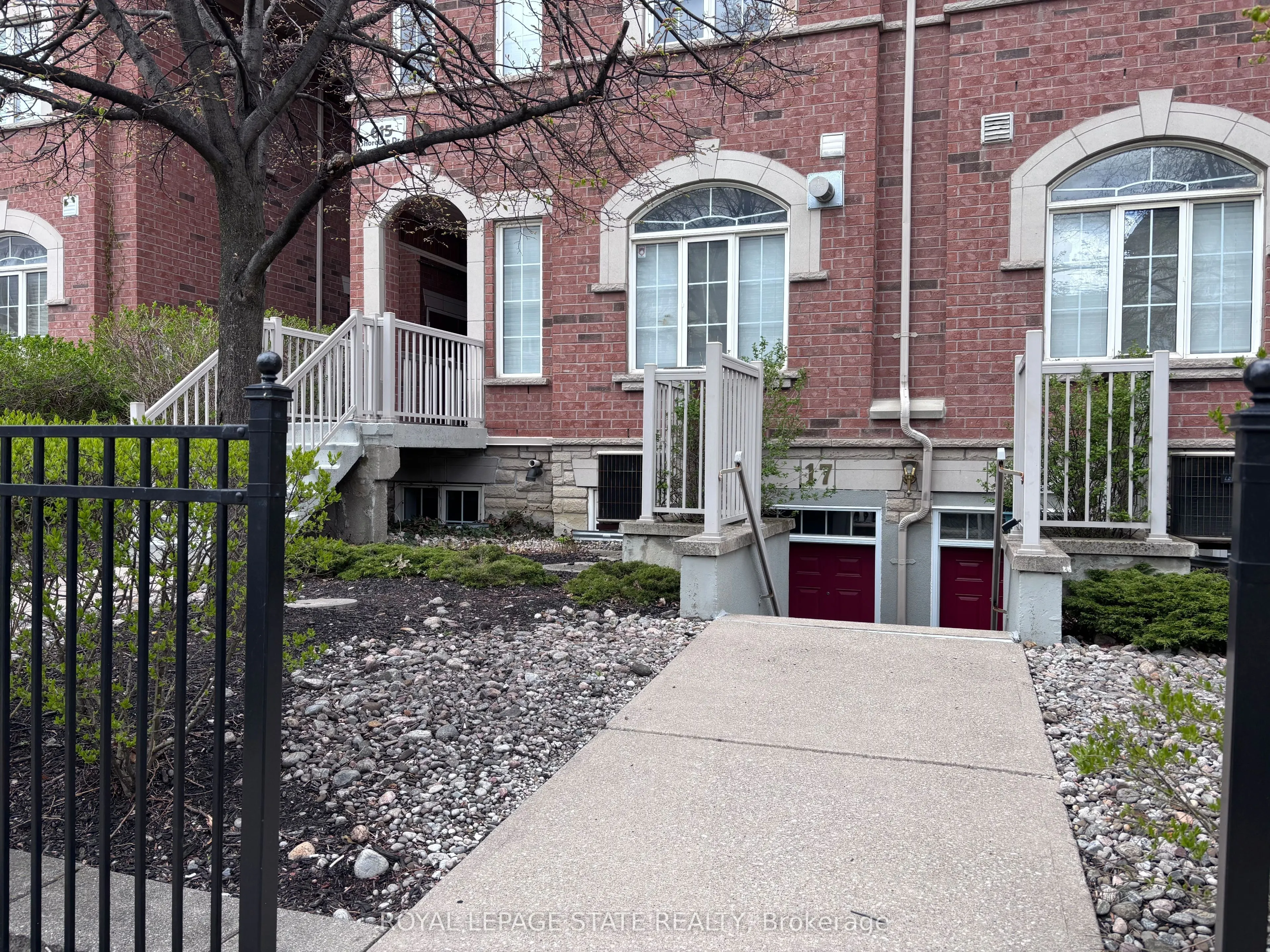 615 Shoreline Drive #17