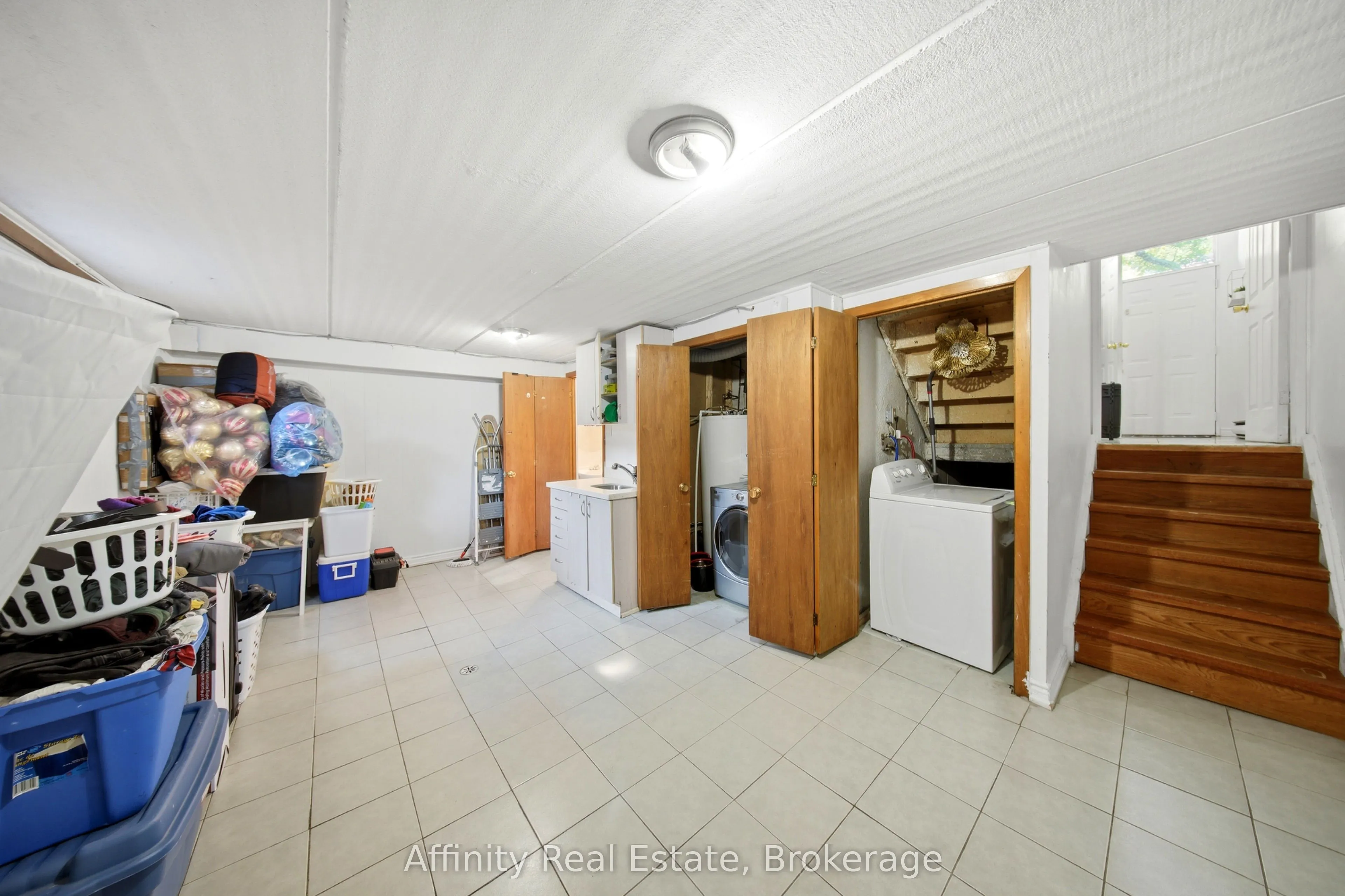180 Mississauga Valley Boulevard #201