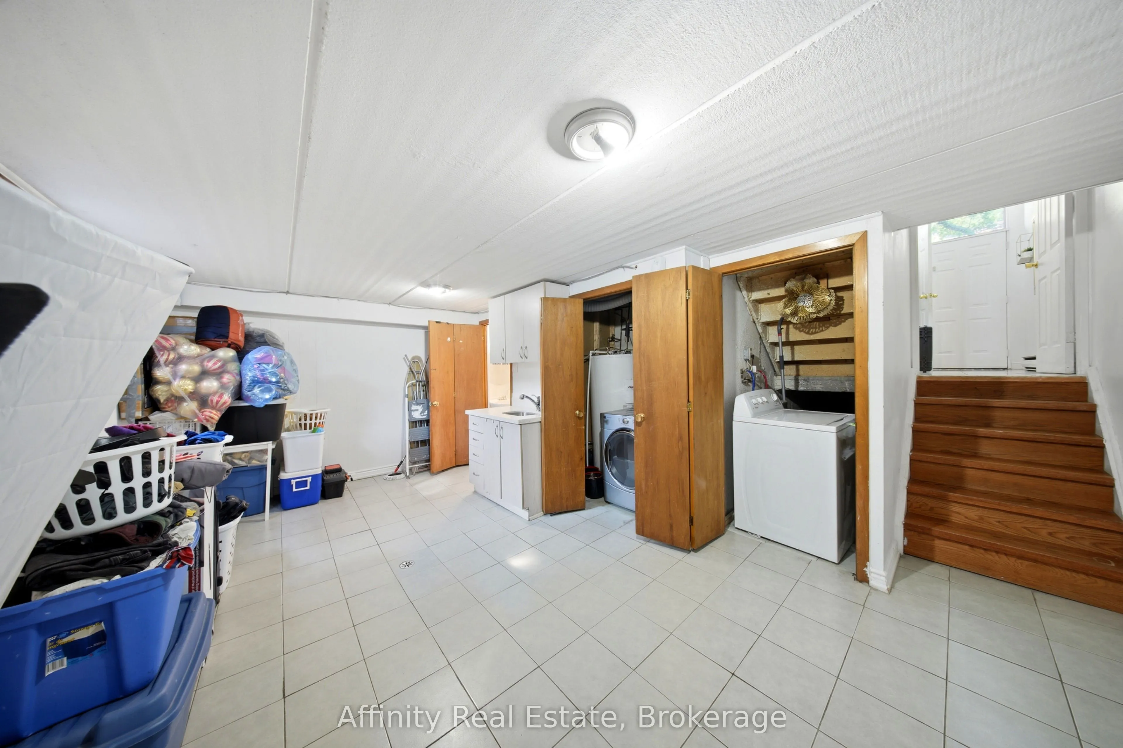 180 Mississauga Valley Boulevard #201