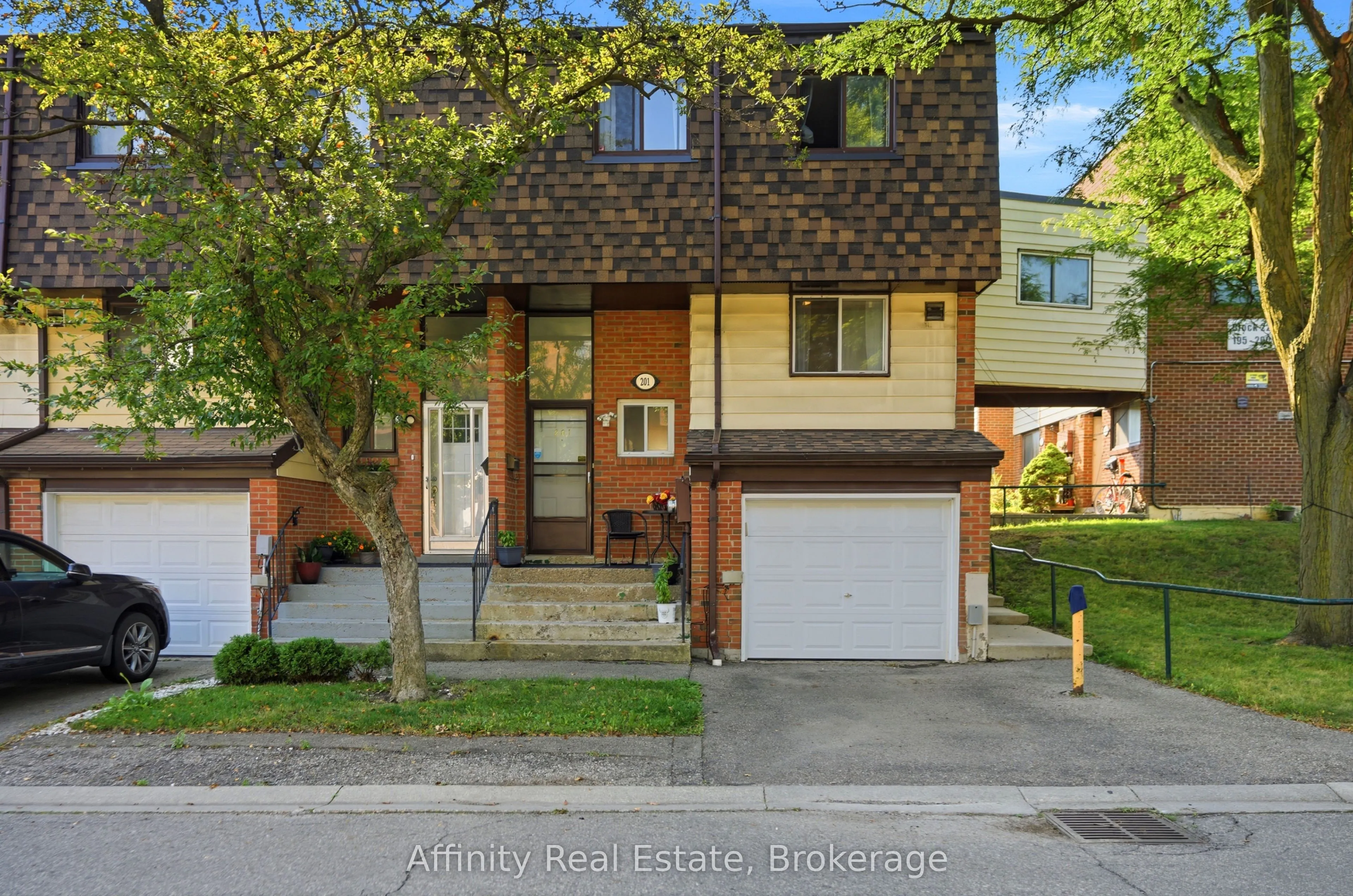 180 Mississauga Valley Boulevard #201