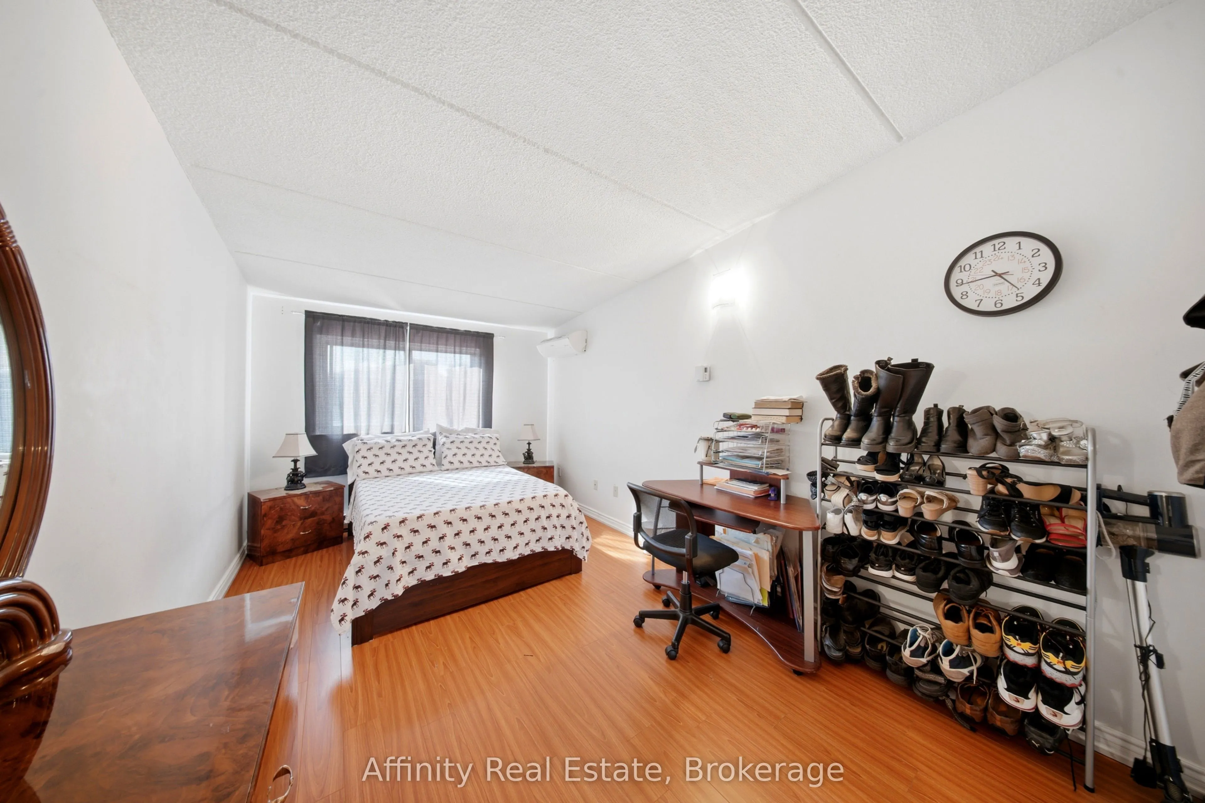 180 Mississauga Valley Boulevard #201