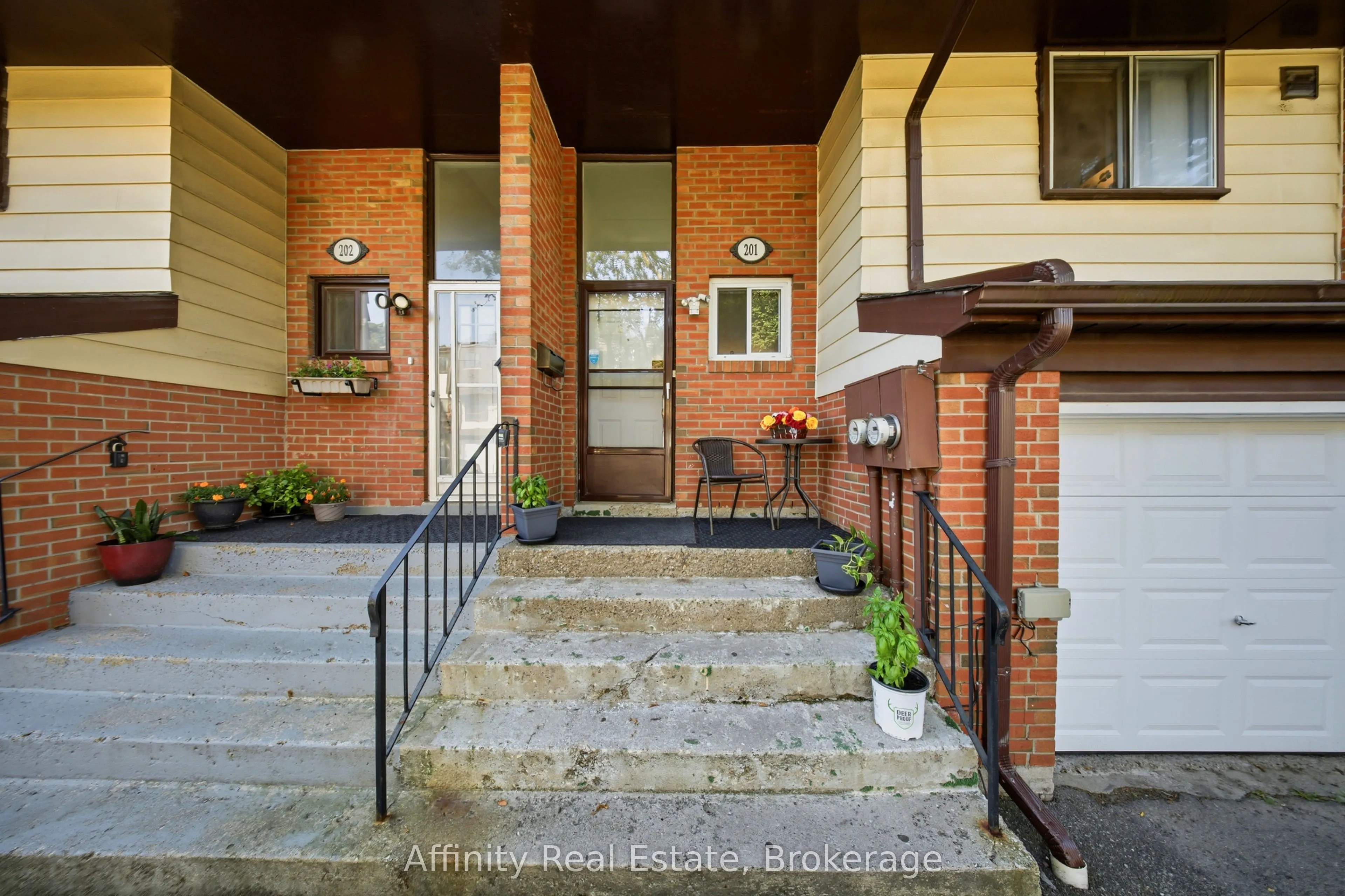 180 Mississauga Valley Boulevard #201