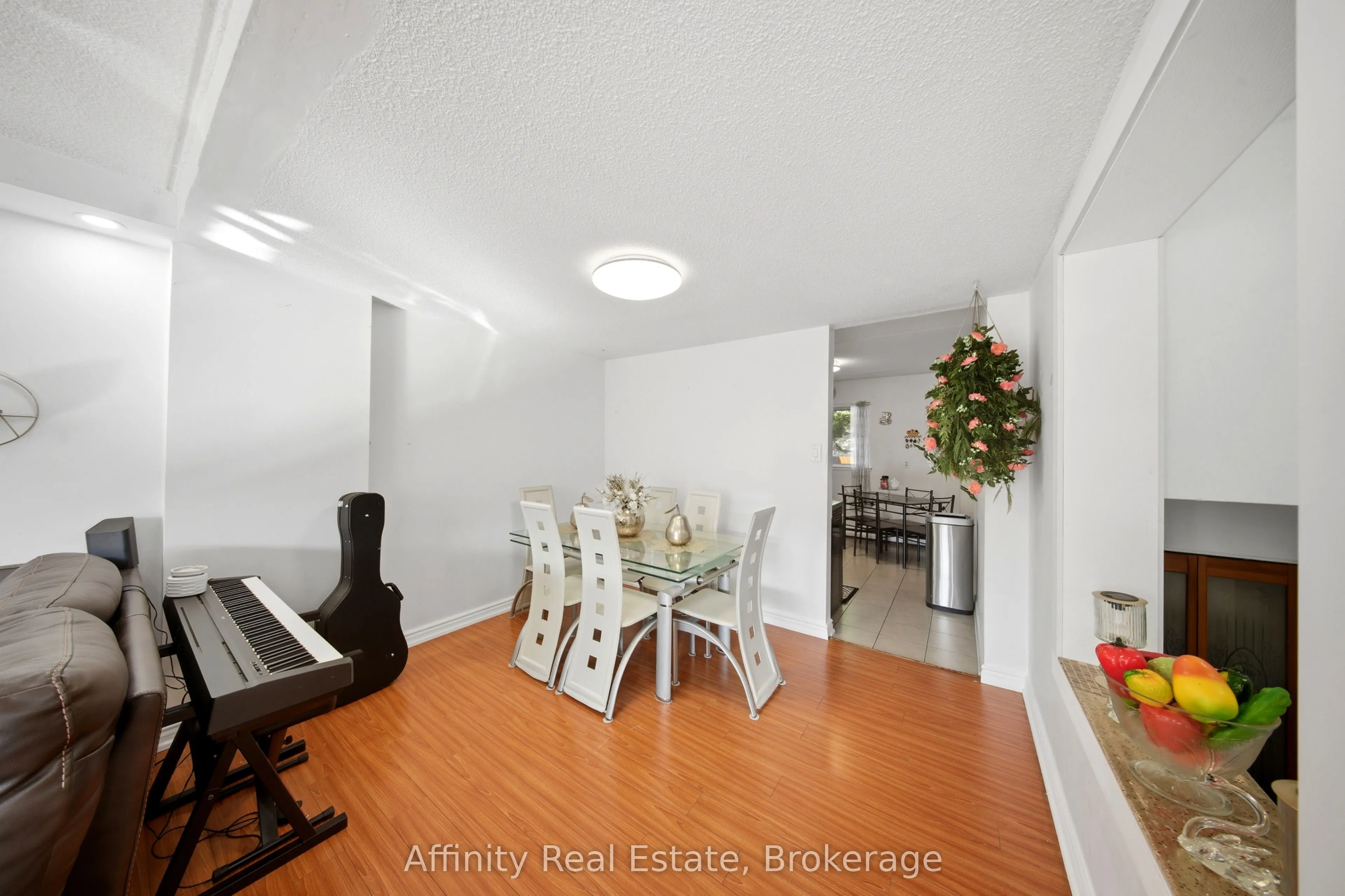 180 Mississauga Valley Boulevard #201