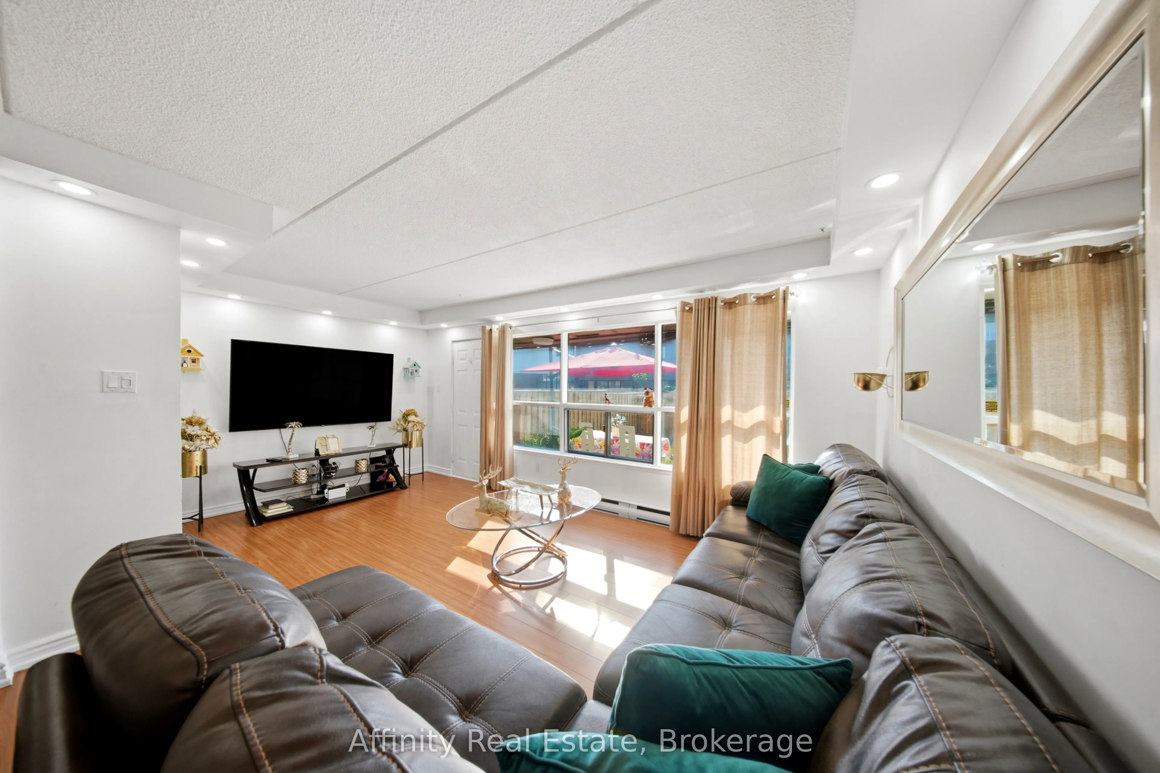 180 Mississauga Valley Boulevard #201