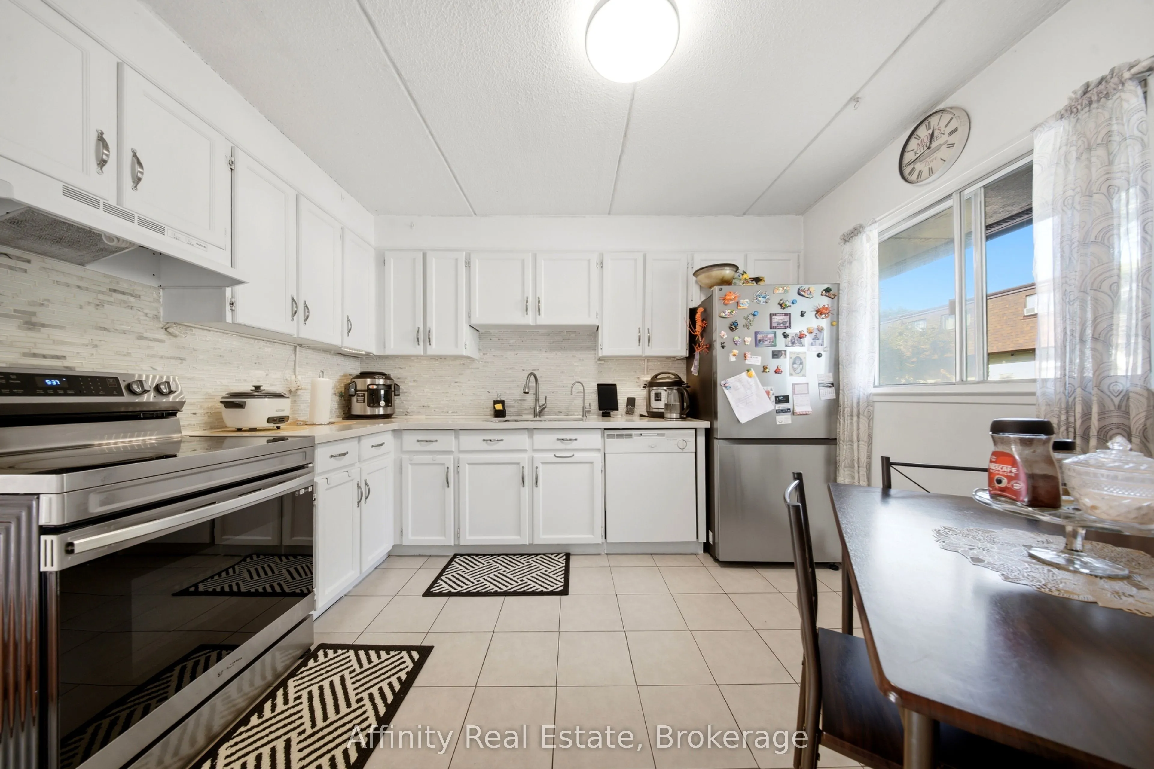 180 Mississauga Valley Boulevard #201