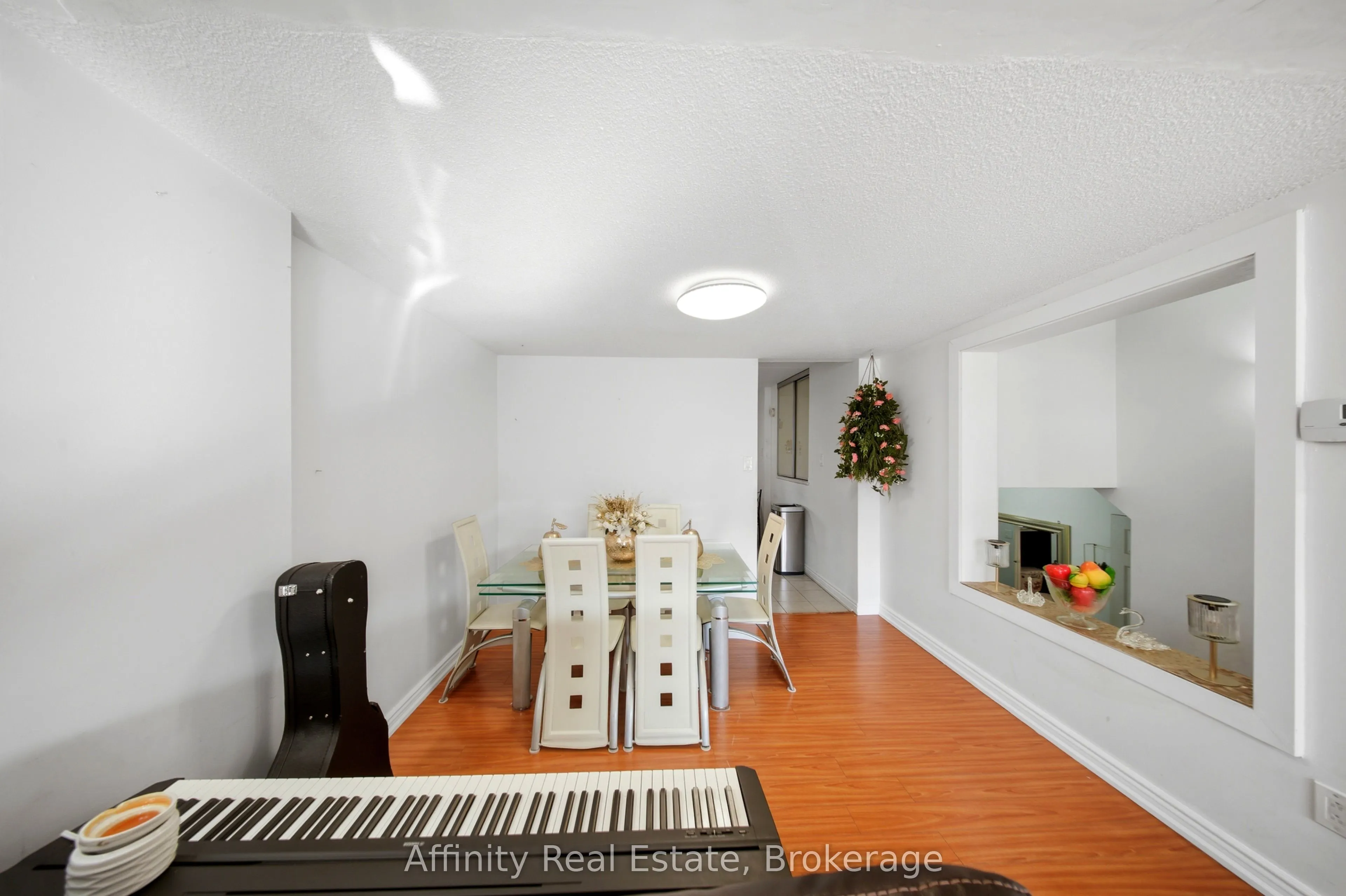 180 Mississauga Valley Boulevard #201