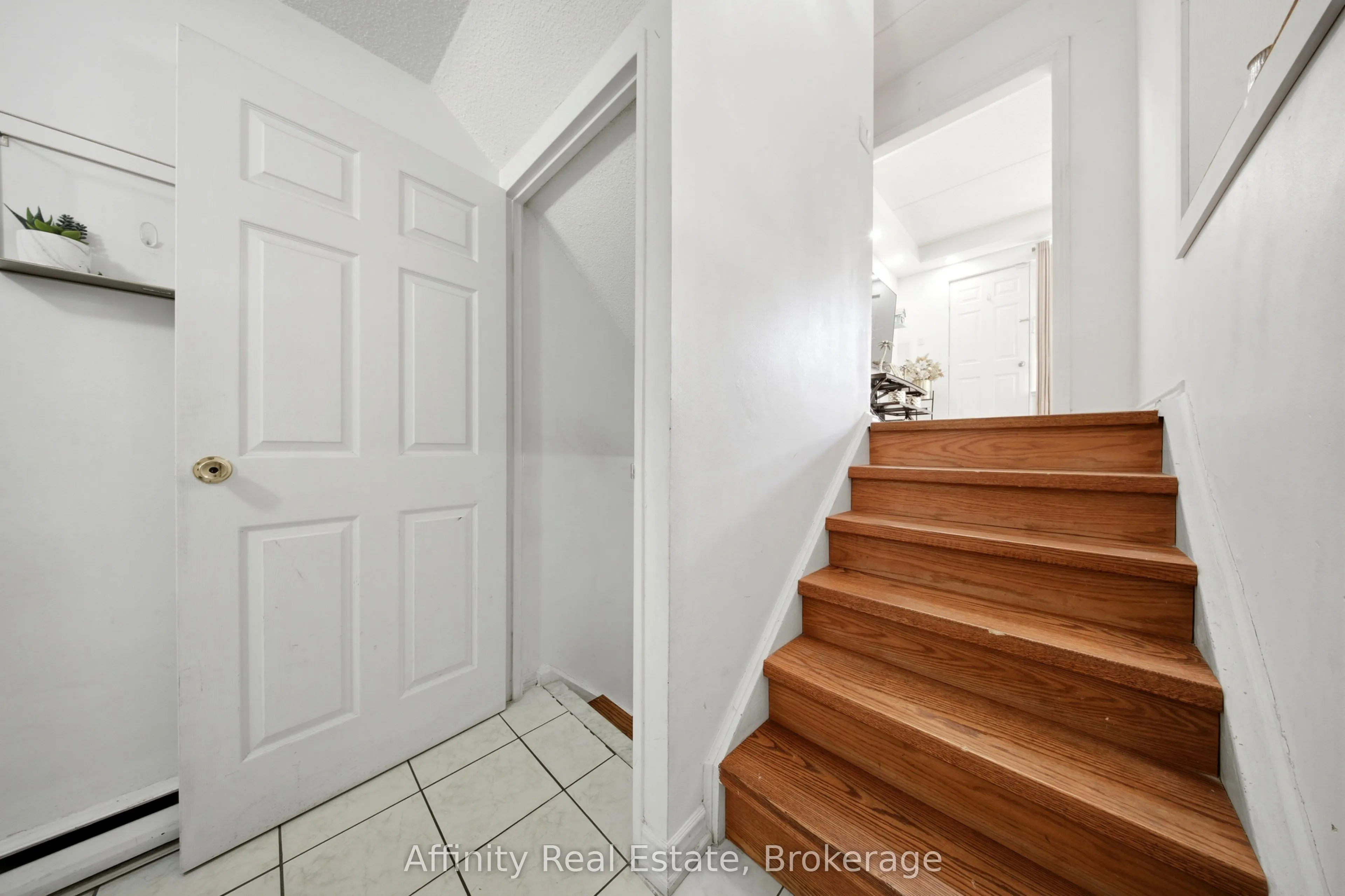 180 Mississauga Valley Boulevard #201