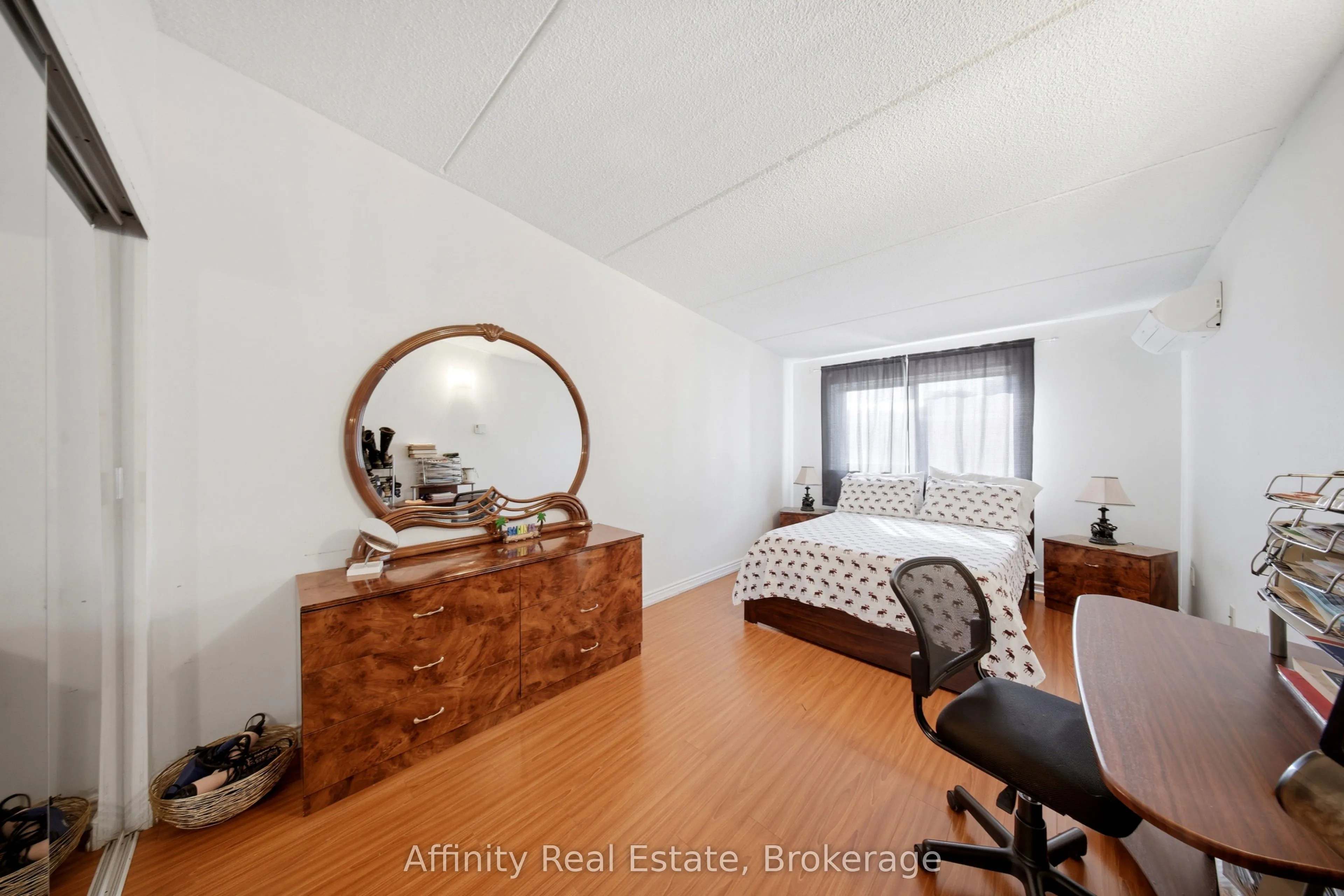 180 Mississauga Valley Boulevard #201