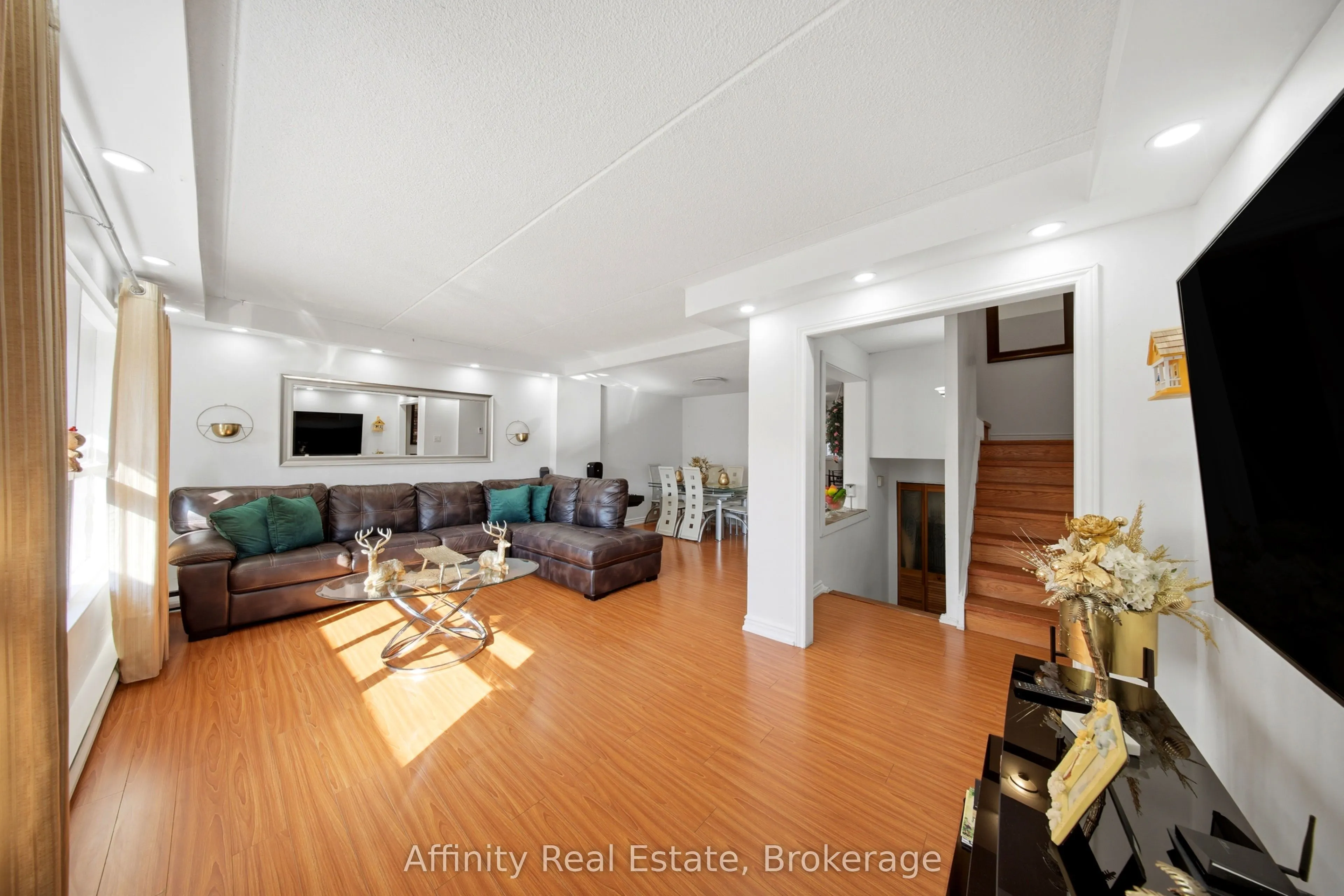180 Mississauga Valley Boulevard #201