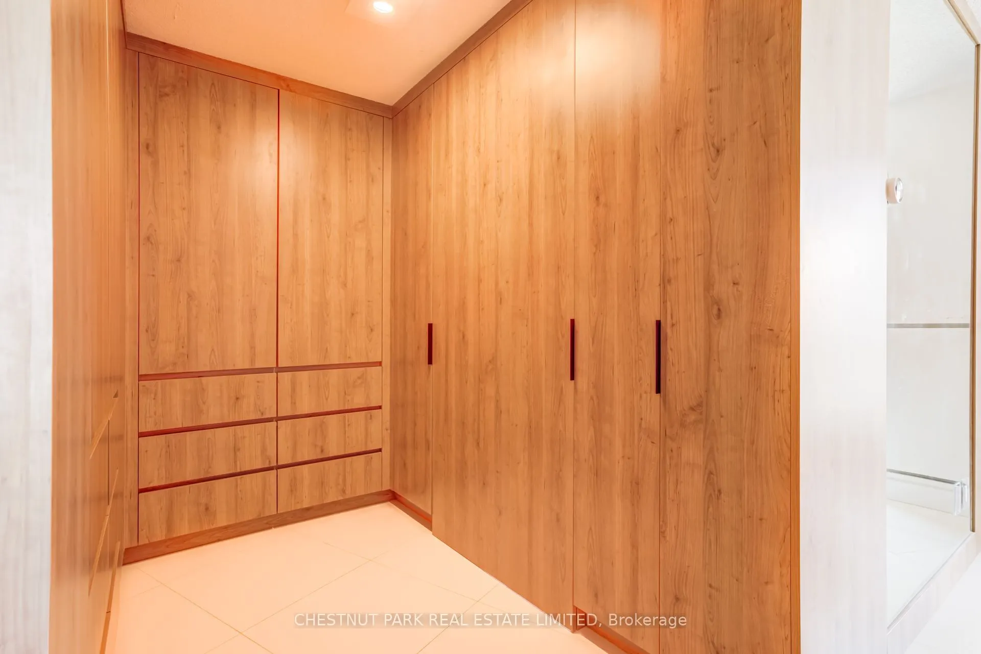2111 Lake Shore Boulevard W #1208