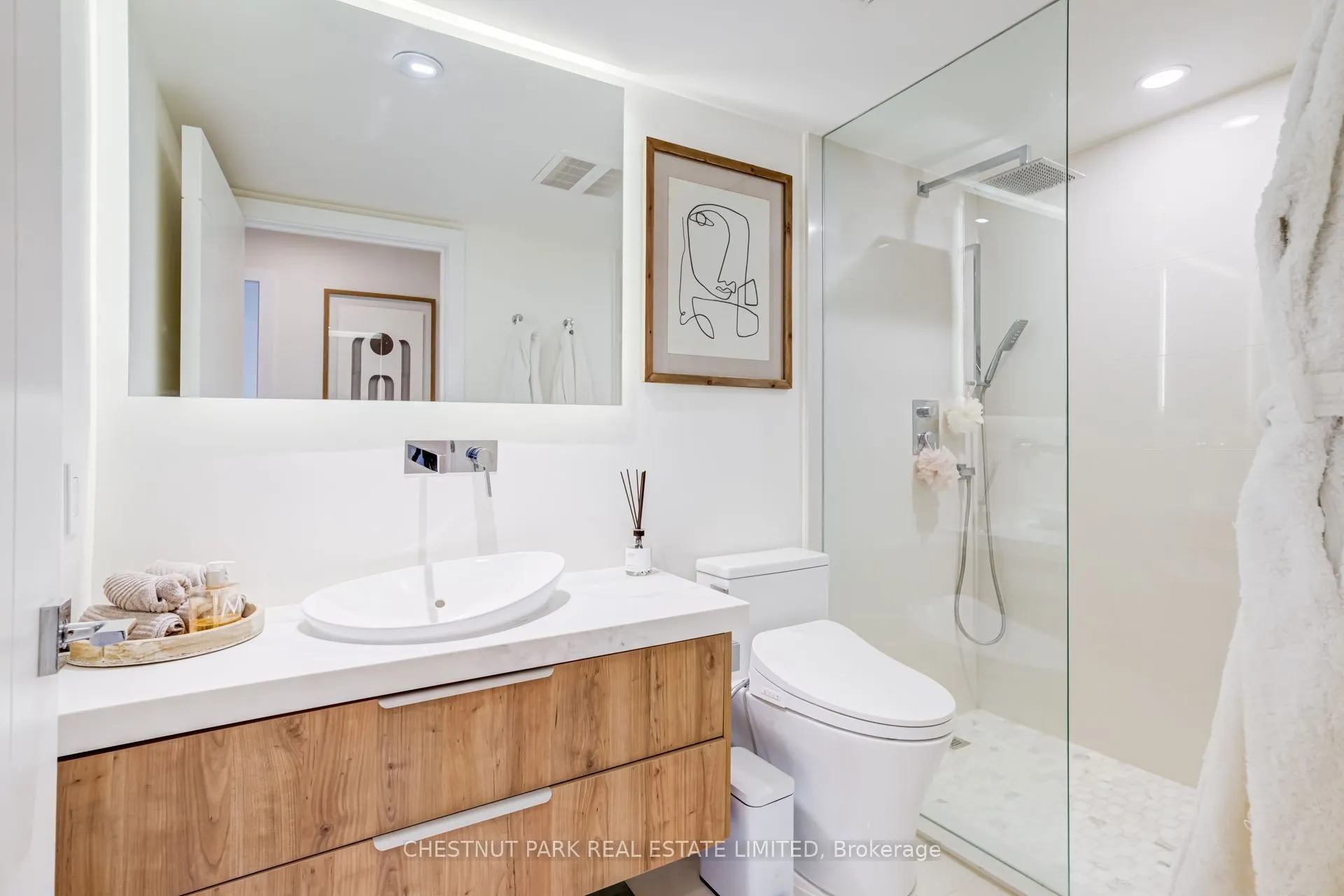 2111 Lake Shore Boulevard W #1208