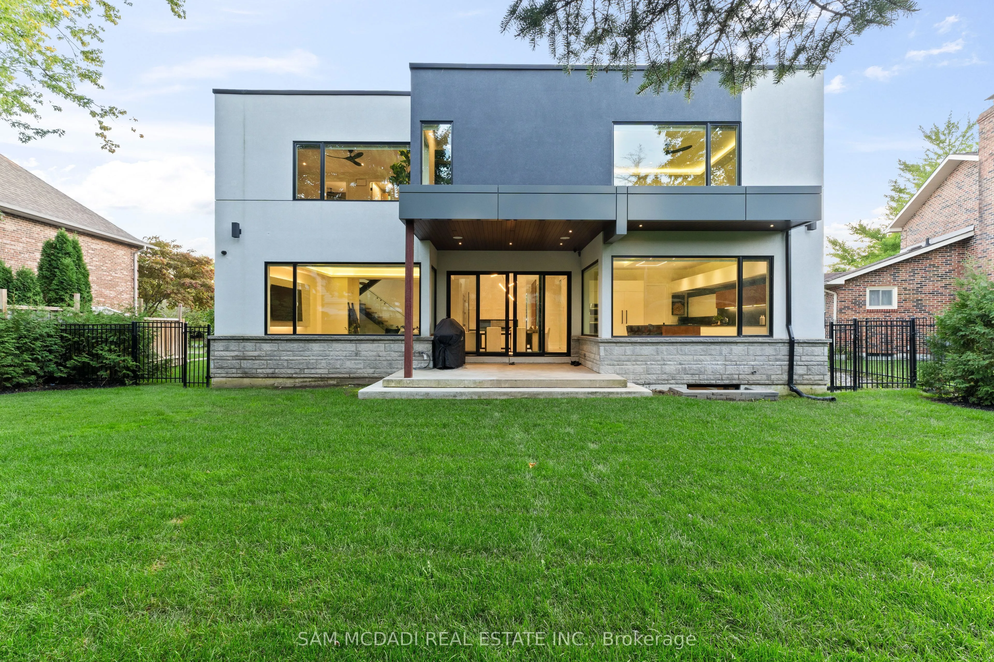 2075 Shawanaga Trail
