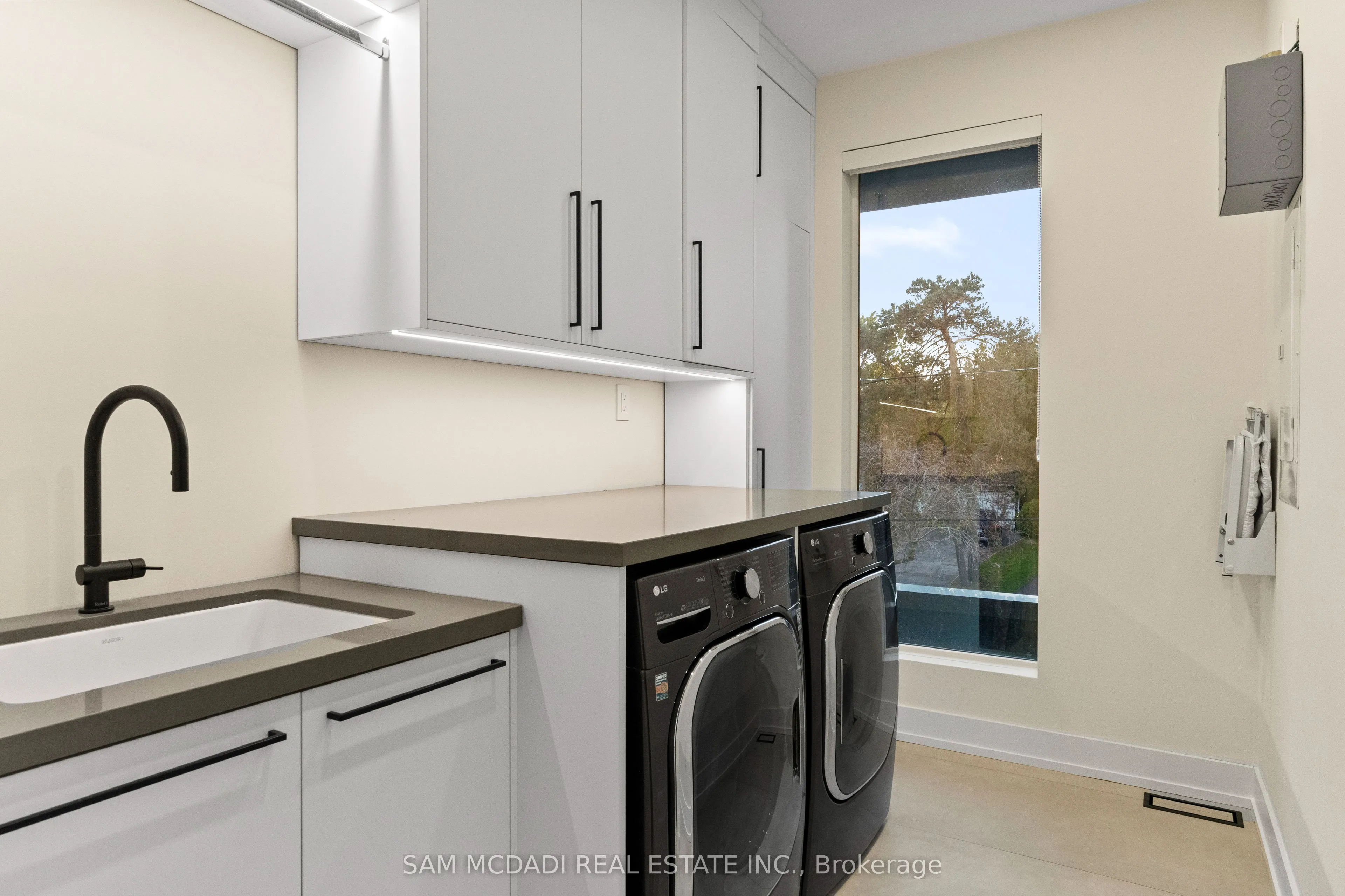 2075 Shawanaga Trail