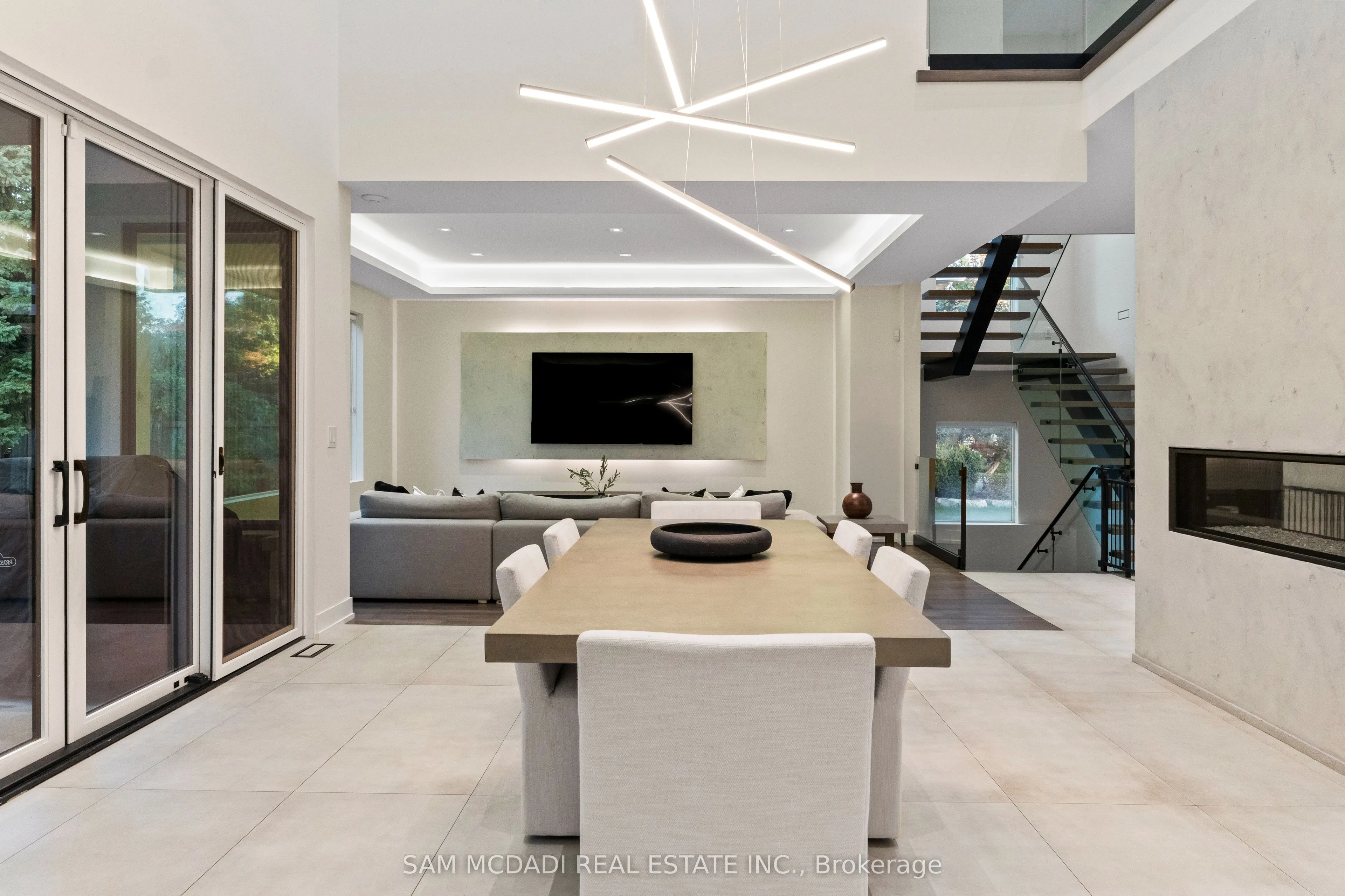 2075 Shawanaga Trail