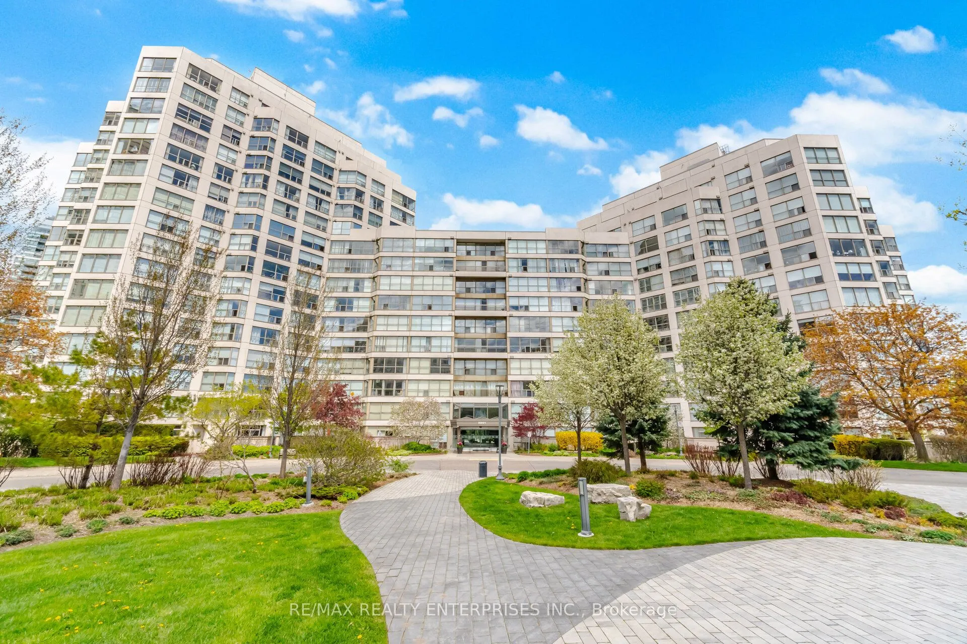 2261 Lake Shore Boulevard W #607