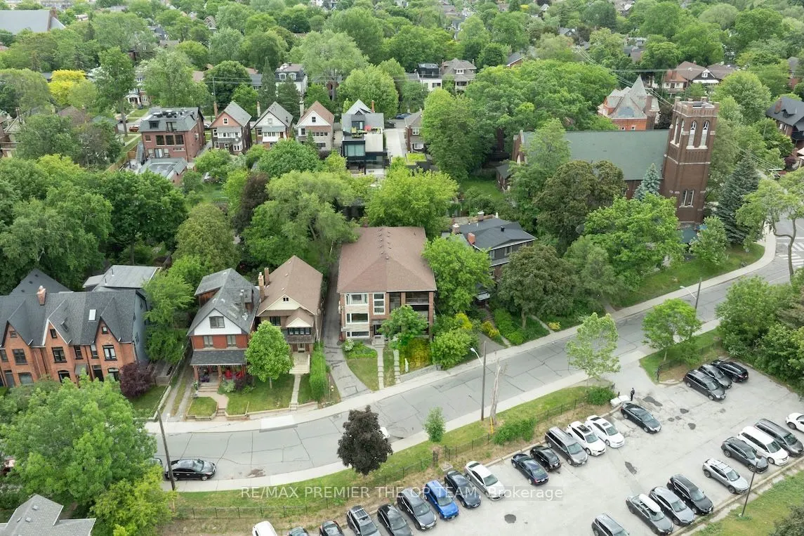 299 Quebec Avenue #1