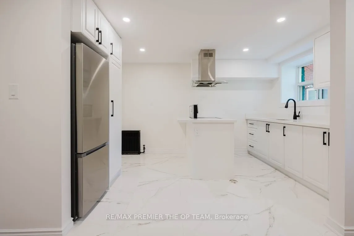 299 Quebec Avenue #1