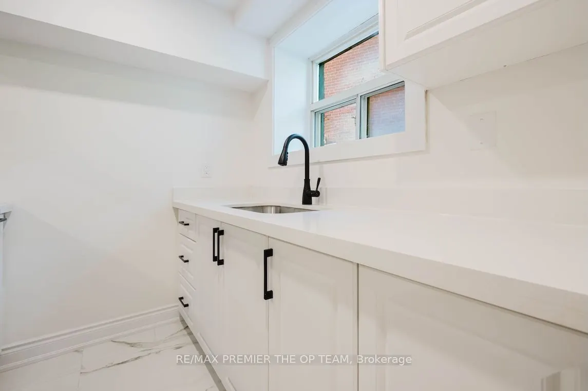 299 Quebec Avenue #1