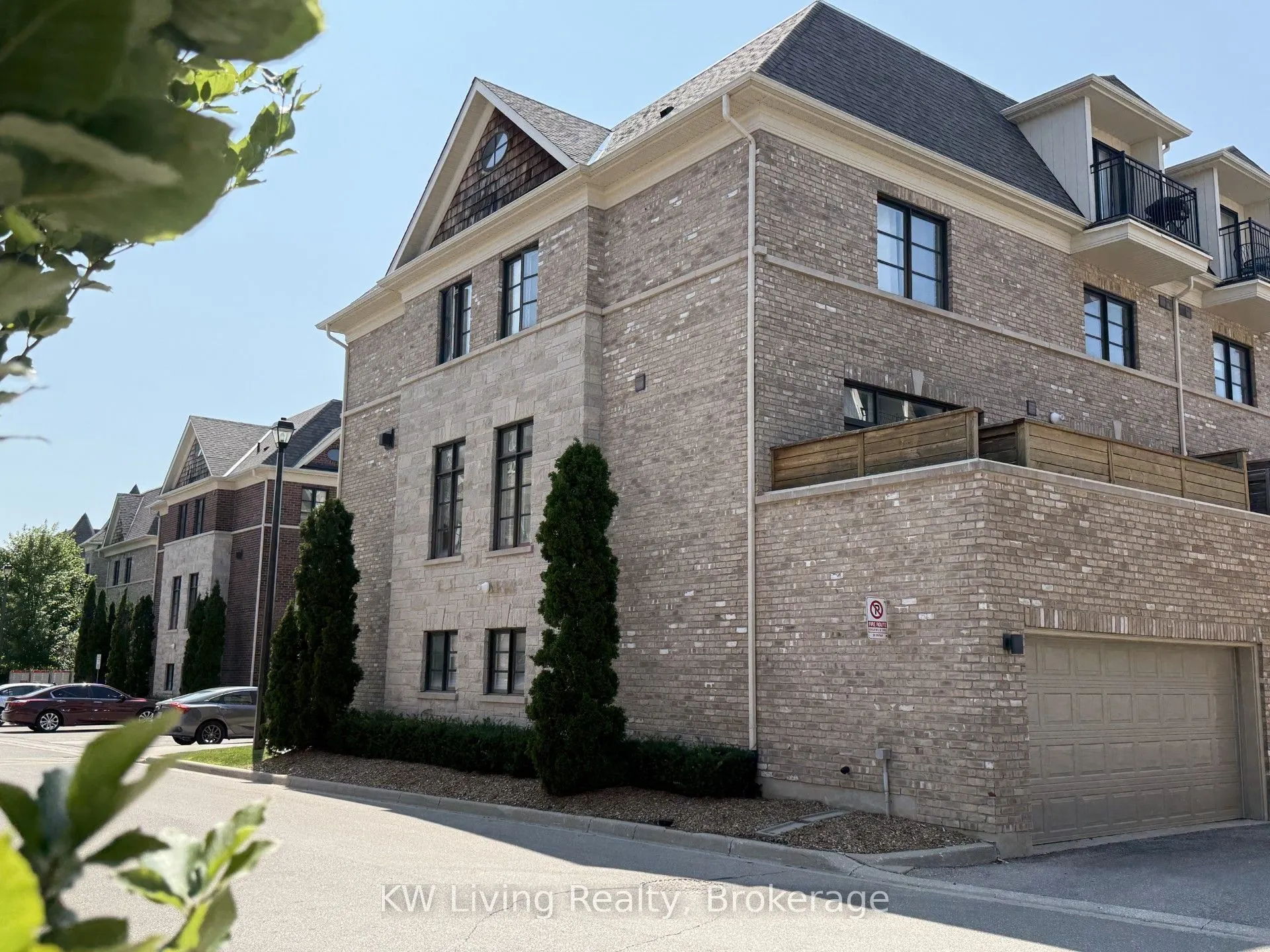 2005 Queensborough Gate #Lot 13