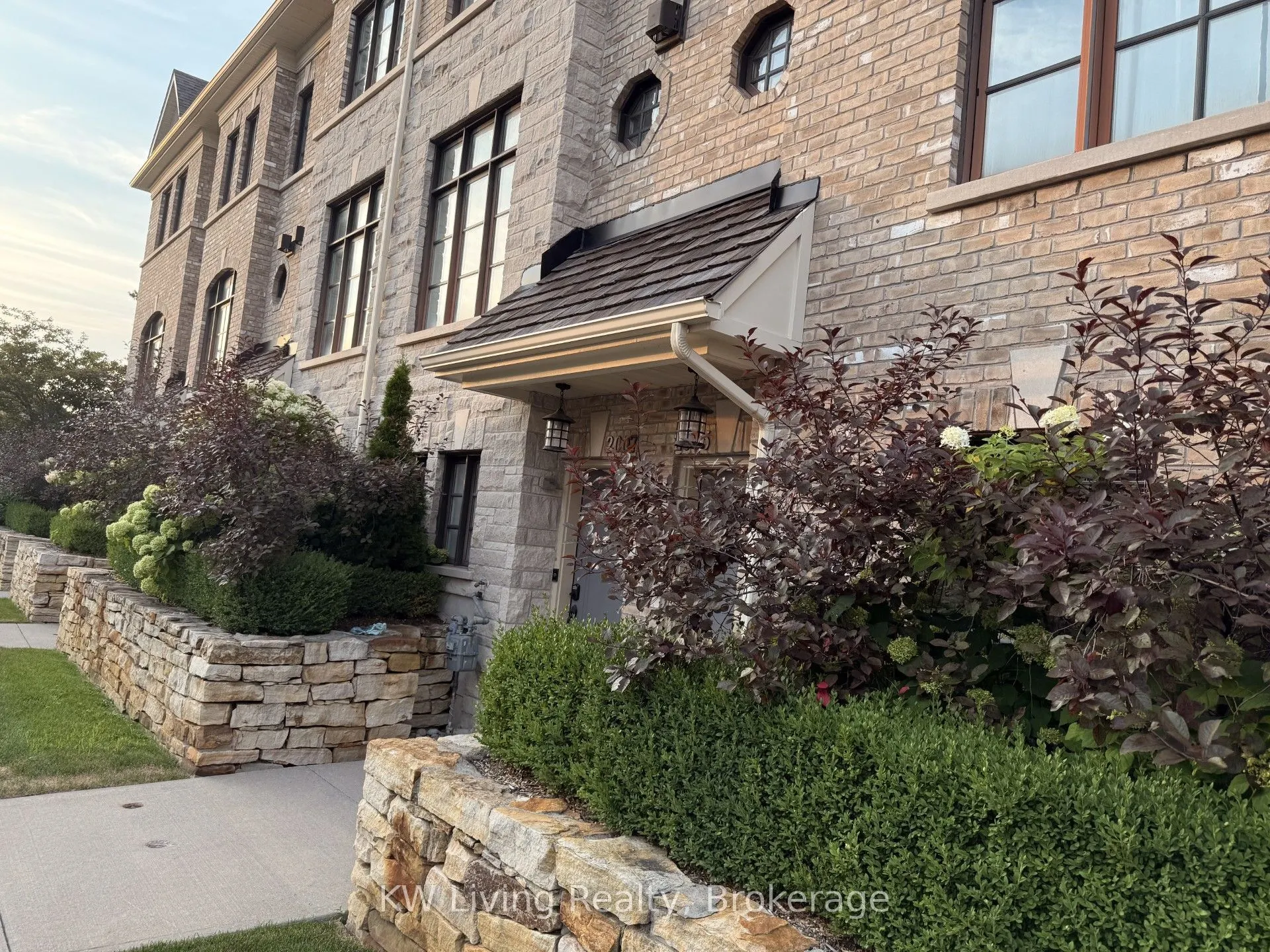 2005 Queensborough Gate #Lot 13