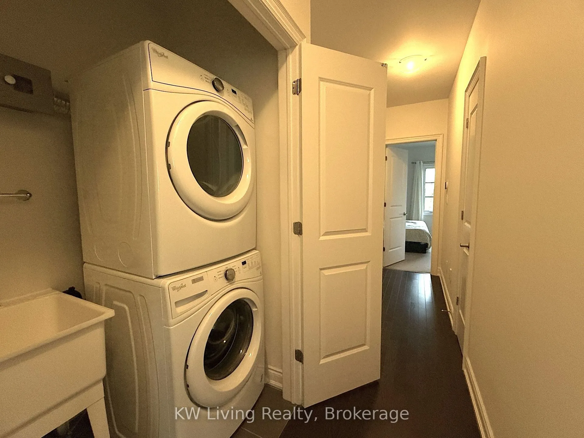 2005 Queensborough Gate #Lot 13