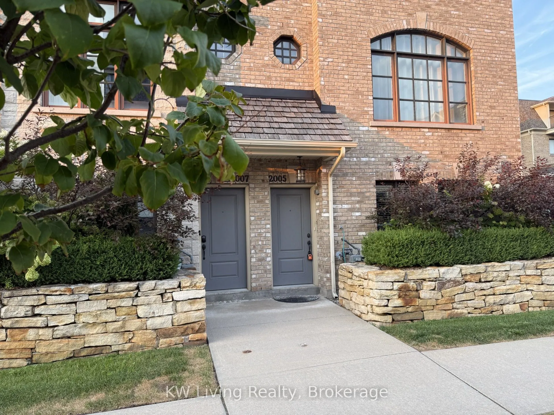 2005 Queensborough Gate #Lot 13