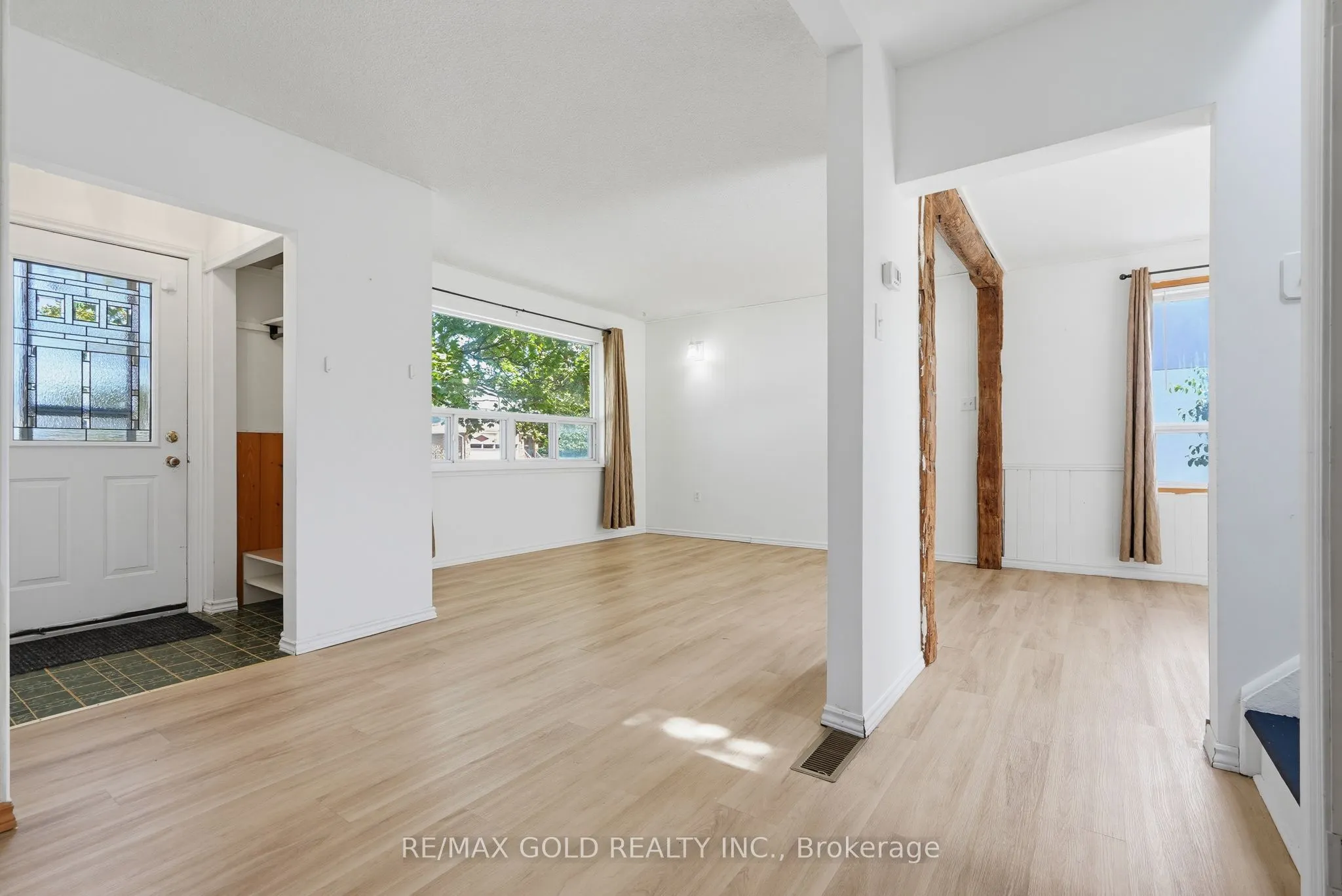 23 Pleasantview Avenue